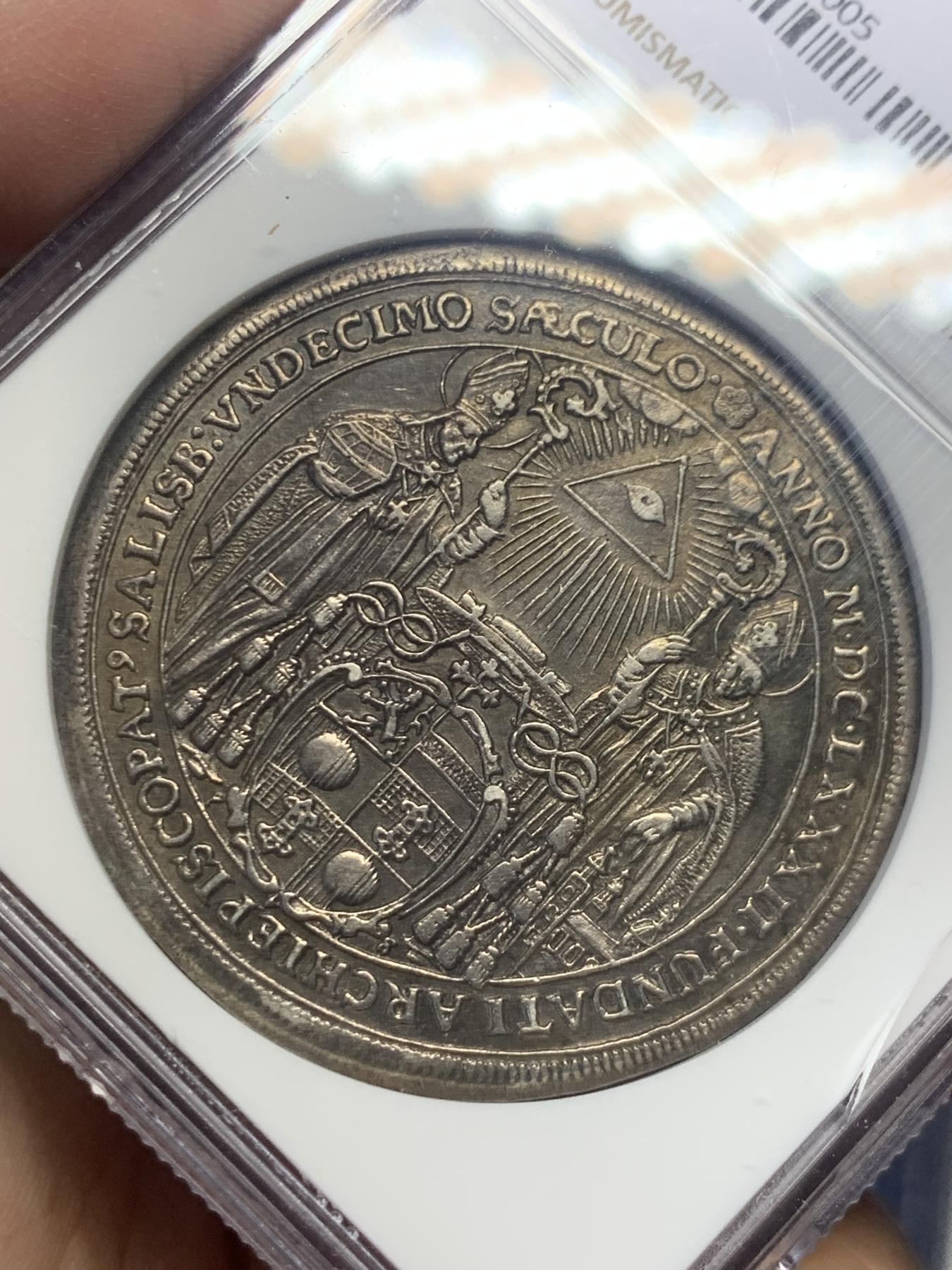 《竞宝斋》第270场- 周日，周一，周二  3场连拍 （全场包邮） NGC AUD 奥地利萨尔茨堡1682年主教区建立1100年泰勒大银币 暗金色包浆 细节精美 稀少品种 盒子右侧有条裂纹