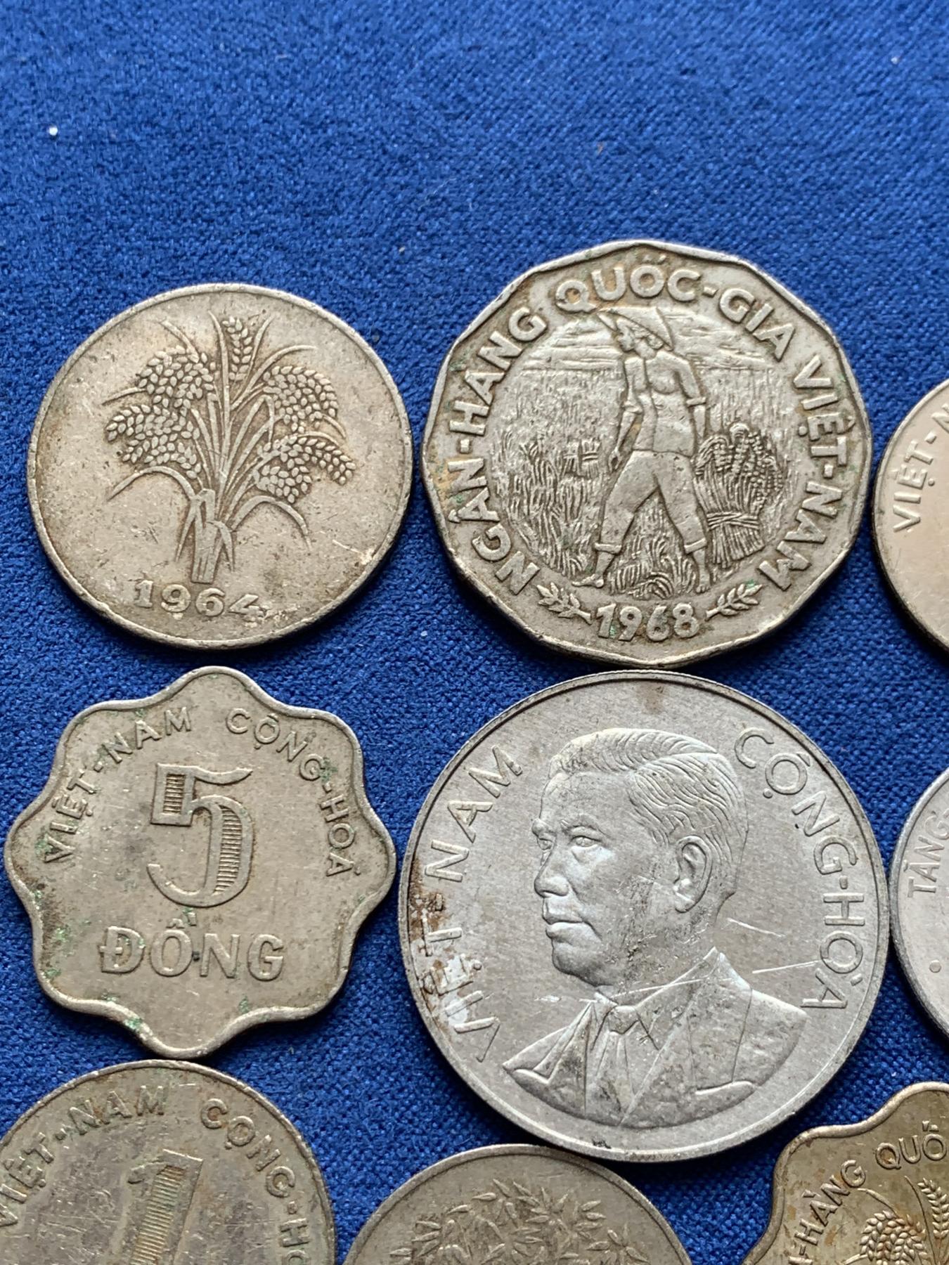 《竞宝斋》第270场- 周日，周一，周二  3场连拍 （全场包邮） 9枚一组 越南裸币 细节见图