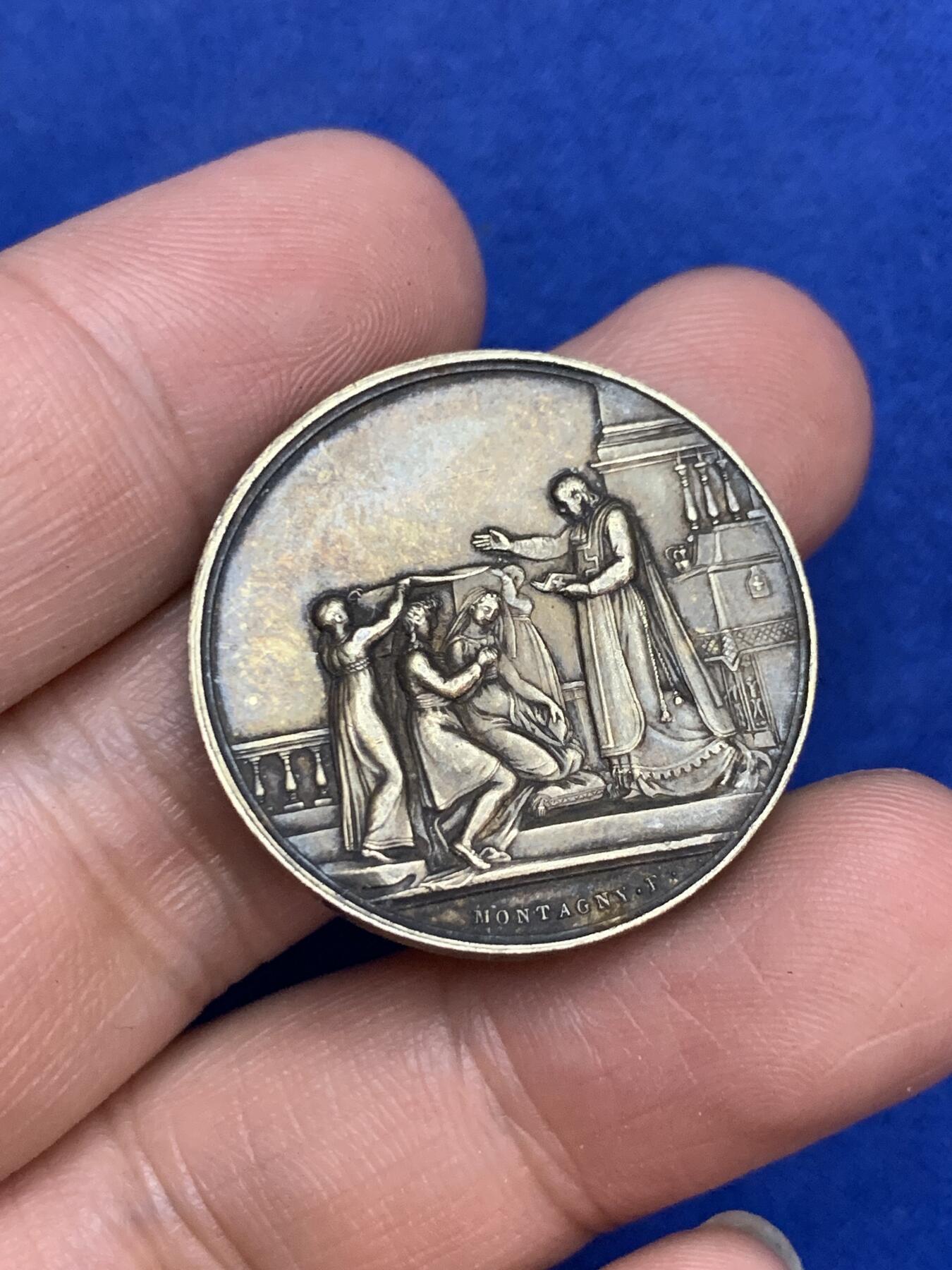 《竞宝斋》第271场-八角与章专场 周日，周一，周二  3场连拍 （全场包邮） 法国 1853 银质婚章 原味包浆 背面手工刻字 手指铭 银标 早期品种 12.2克 29.5mm