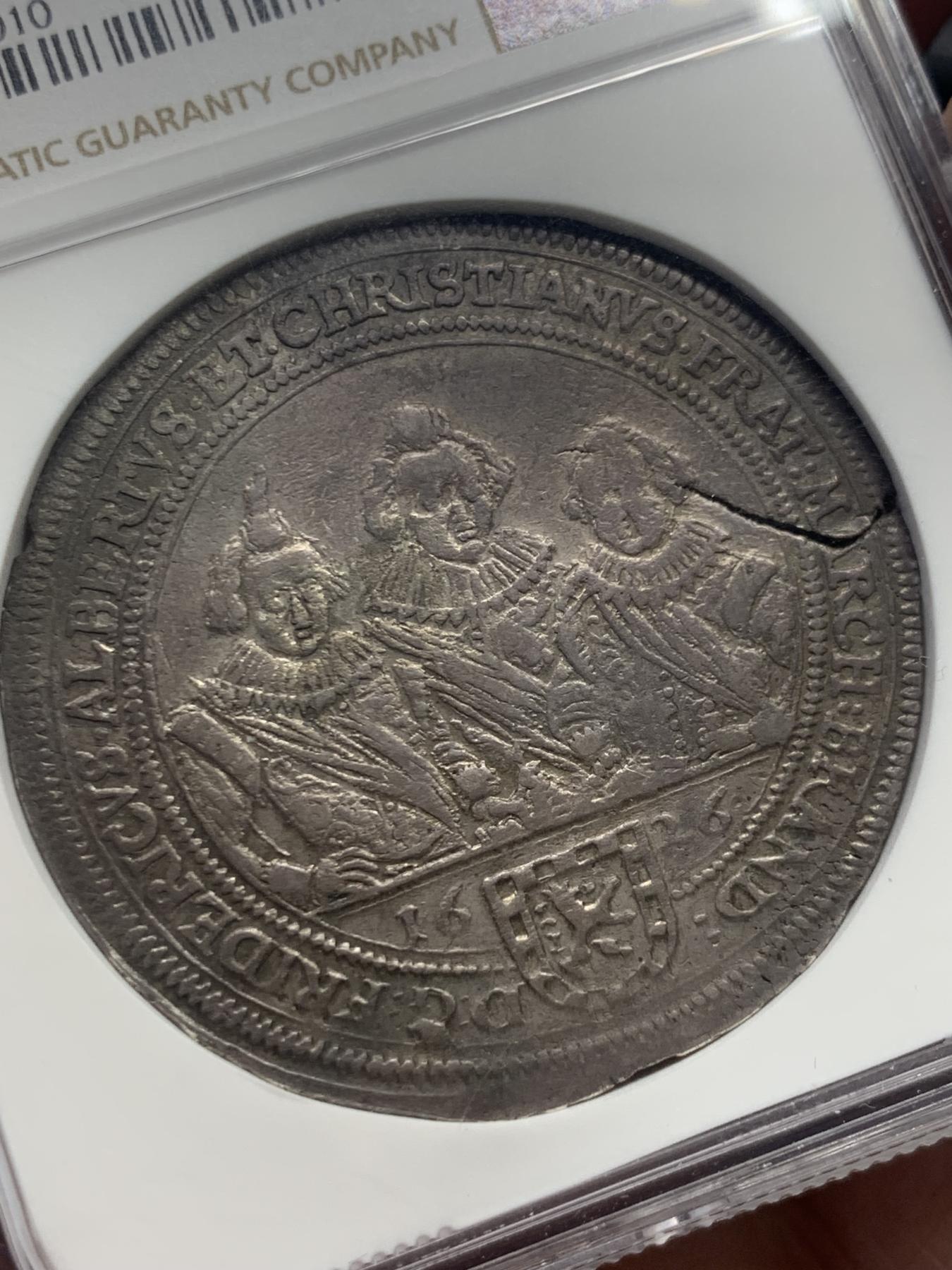 《竞宝斋》第270场- 周日，周一，周二  3场连拍 （全场包邮） NGC XF45 德国1626年布莱登堡安斯巴赫三兄弟老泰勒银币 原味包浆 稀少品种 币胚有裂 当时的工艺所限 将近400年的币