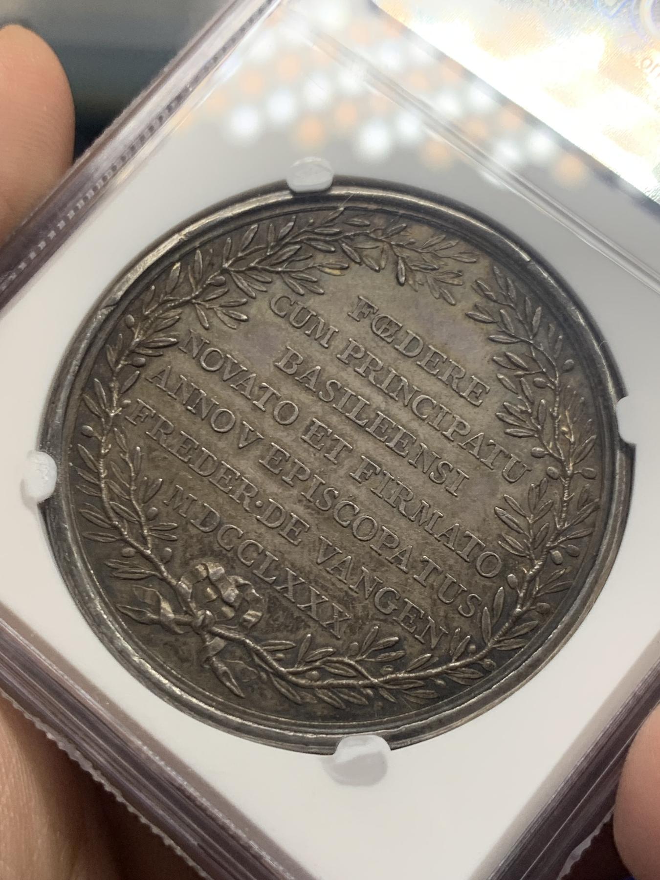 《竞宝斋》第270场- 周日，周一，周二  3场连拍 （全场包邮） NGC MS61 1780年法国路易十六原铸大银章  稀少品种 纪念法国和瑞士巴塞尔公国联盟 Droz雕刻大师 炫黑老包浆