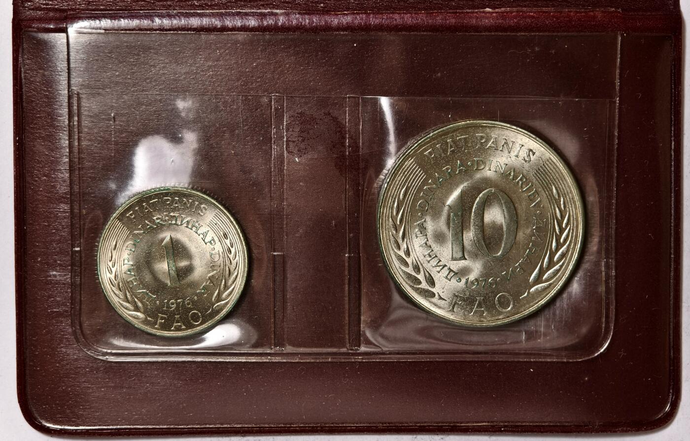 紫瑗钱币——第354期拍卖 南斯拉夫 1976年 世界粮农组织FAO 1 10第纳尔 UNC 纪念币 2枚套 原包装
