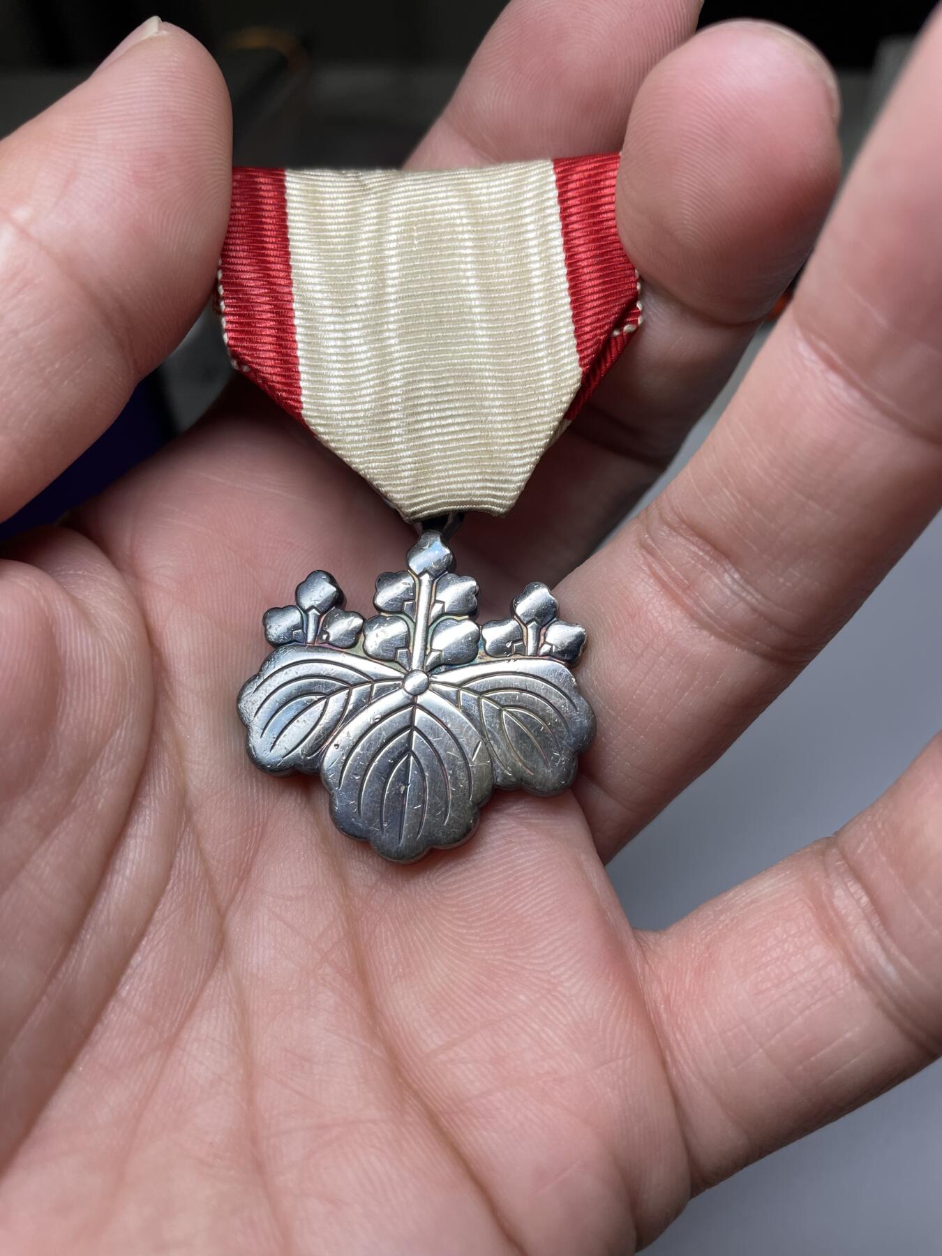 2024年集古藏今外币拍卖第七期-第7场—（总第67拍）为庆祝粉丝即将破百，精选小部分拍品 原盒勋八等白色桐叶银章