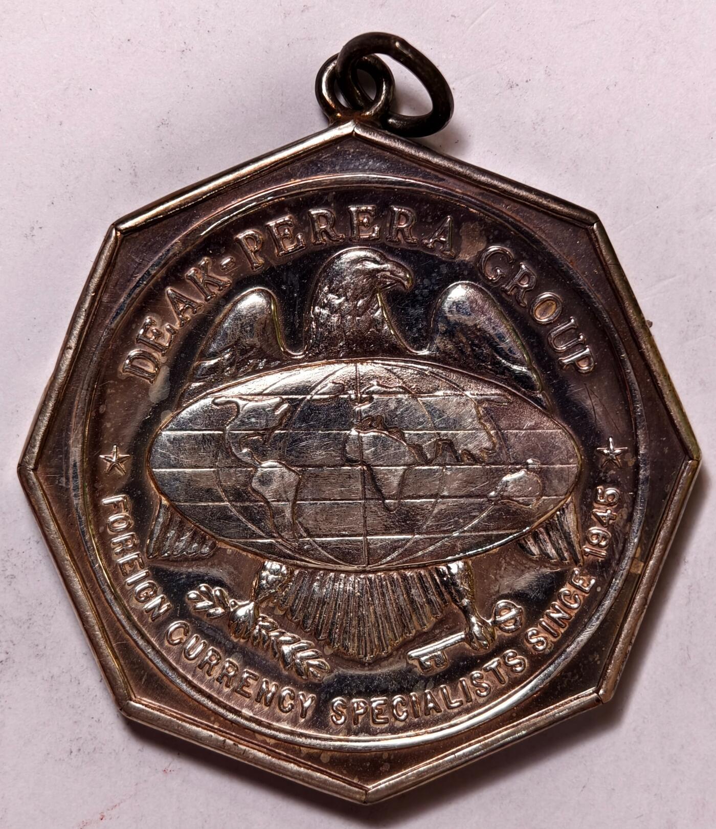 紫瑗钱币——第354期拍卖 美国 1974年 deak-perera 公司 1盎司 六边形银章 31.1克 0.999银