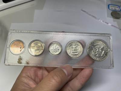 2024年集古藏今外币拍卖第七期-第7场—（总第67拍）为庆祝粉丝即将破百，精选小部分拍品 - 美国套币一盒含三枚1964年银币