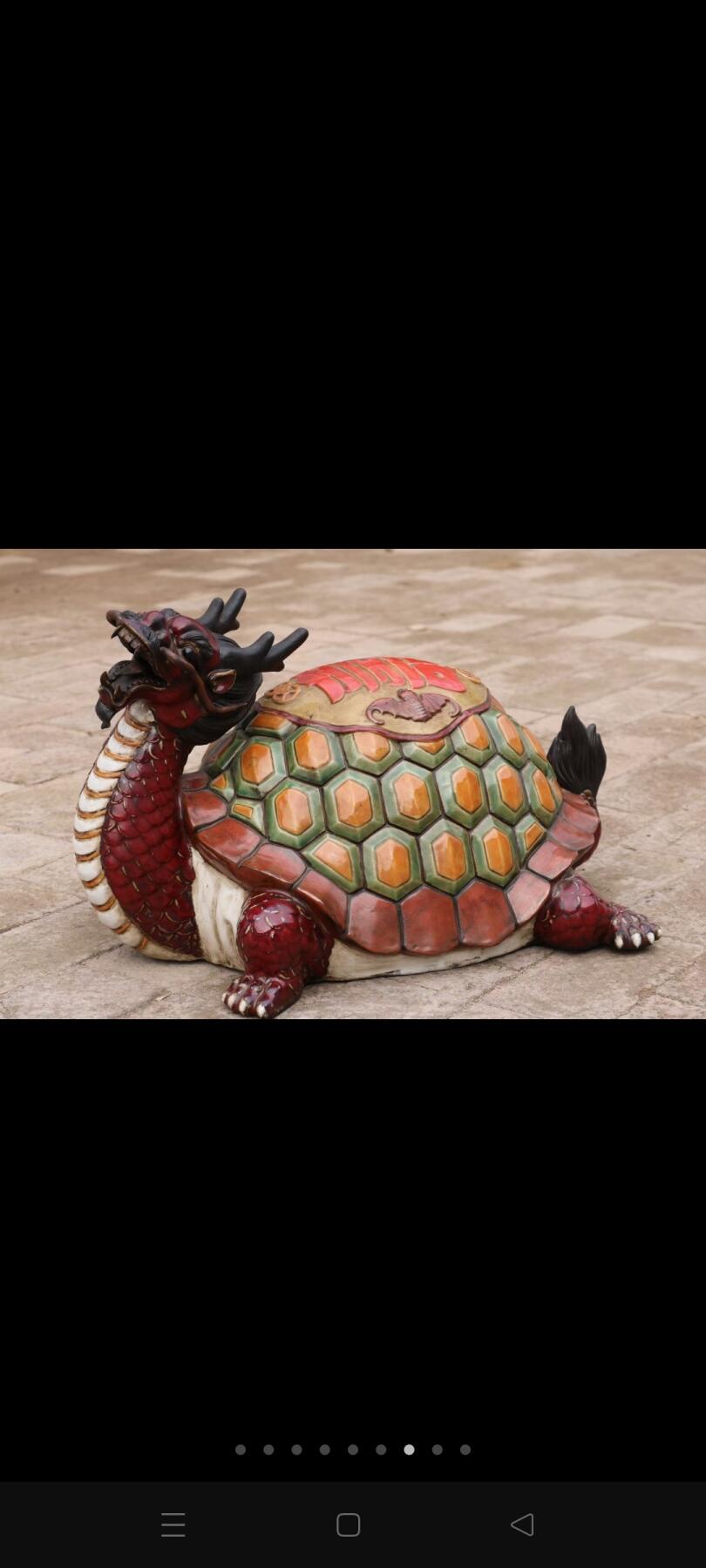 招财龙龟 此摆件通体挂釉且施釉均匀，包浆老气，保存完好，寓意吉祥，工艺精湛，做工一流，形态逼真，栩栩如生，细节刻画完美，精美绝伦，象征财富、长寿、吉祥•具有灵瑞之气，化煞、辟邪、祈福……大型会所、别墅、豪宅……