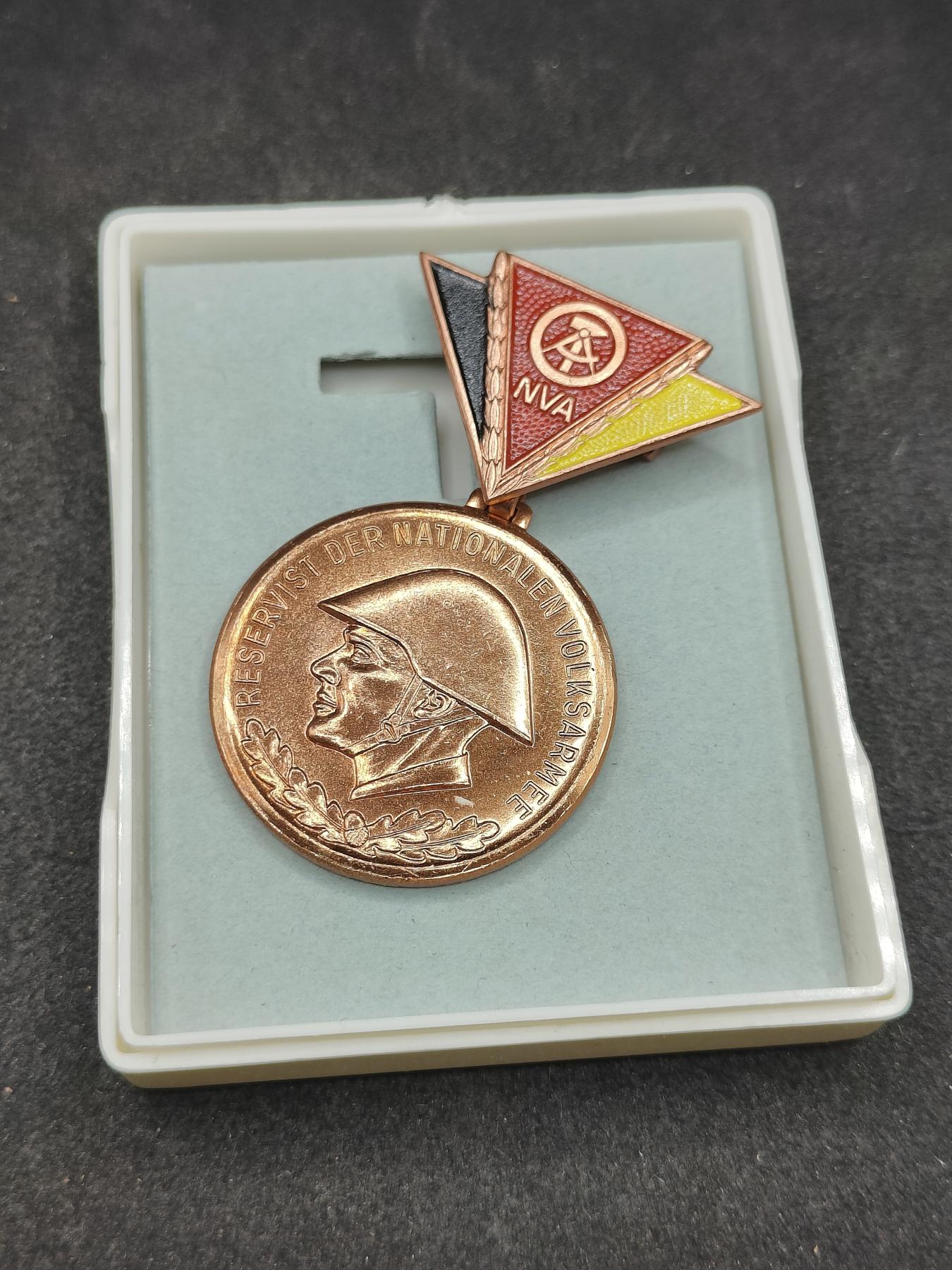 全场0元起拍 第159期 咸鱼国勋章拍卖专场 5月26日（周日）下午6：00开始 东德预备役证章