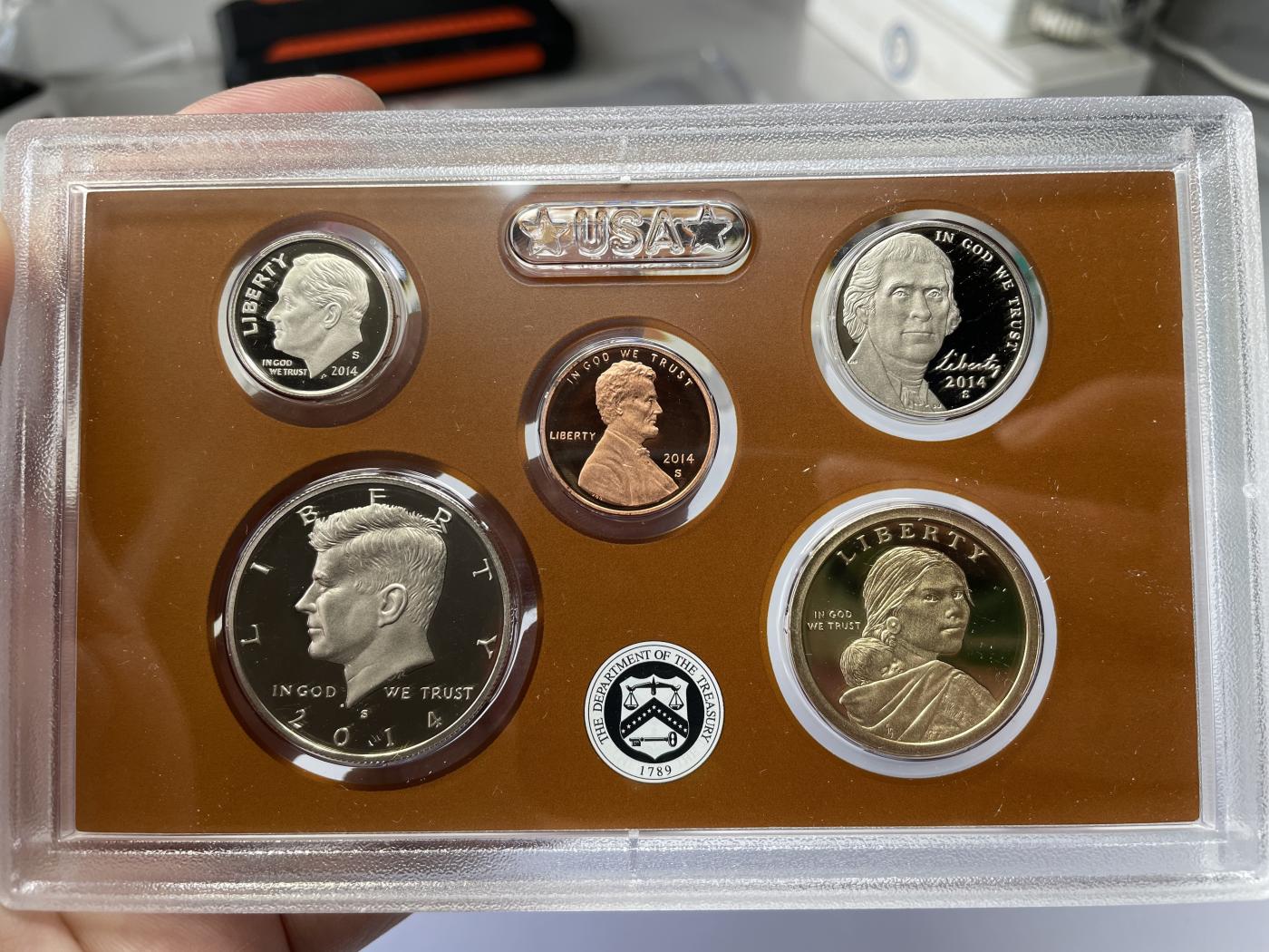 2024年集古藏今外币拍卖第七期-第7场—（总第67拍）为庆祝粉丝即将破百，精选小部分拍品 2014年美国精致套币一盒三本