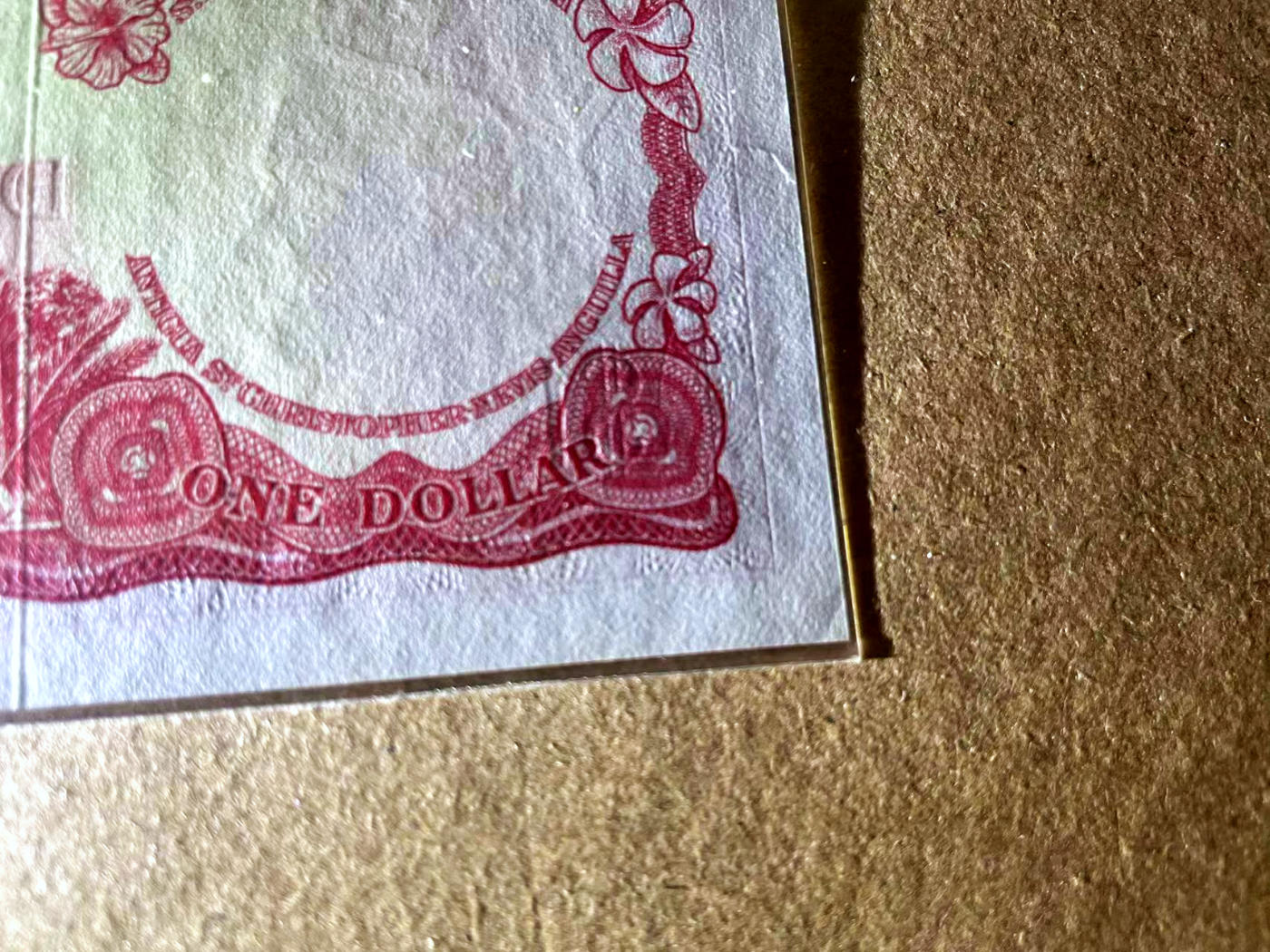 【Blue Auction】✨世界纸币精拍第480期【精】 【一组2张】泽西1镑 高冠女王&东加勒比1元 戎装女王 UNC-