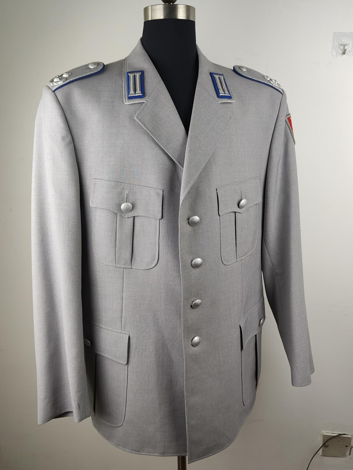 全场0元起拍 第159期 咸鱼国勋章拍卖专场 5月26日（周日）下午6：00开始 西德中校常服上衣 胸围118 肩宽50 衣长85 袖长65