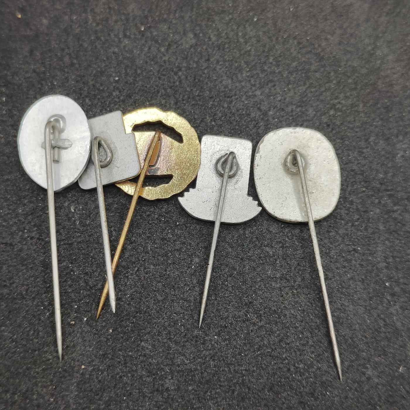 全场0元起拍 第159期 咸鱼国勋章拍卖专场 5月26日（周日）下午6：00开始 东德徽章五个