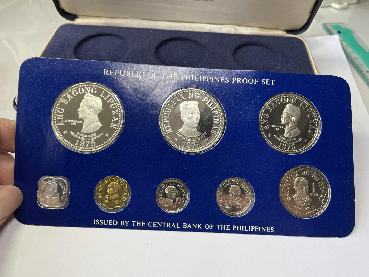 2024年集古藏今外币拍卖第七期-第7场—（总第67拍）为庆祝粉丝即将破百，精选小部分拍品 1975年菲律宾套币一盒含2枚大银币