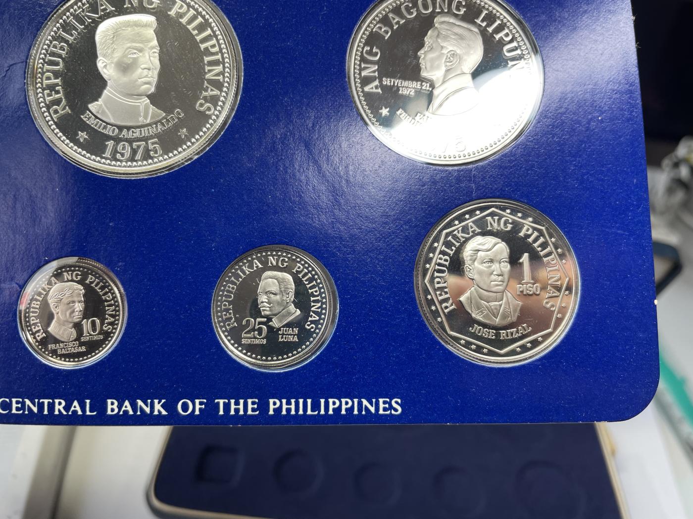 2024年集古藏今外币拍卖第七期-第7场—（总第67拍）为庆祝粉丝即将破百，精选小部分拍品 1975年菲律宾套币一盒含2枚大银币