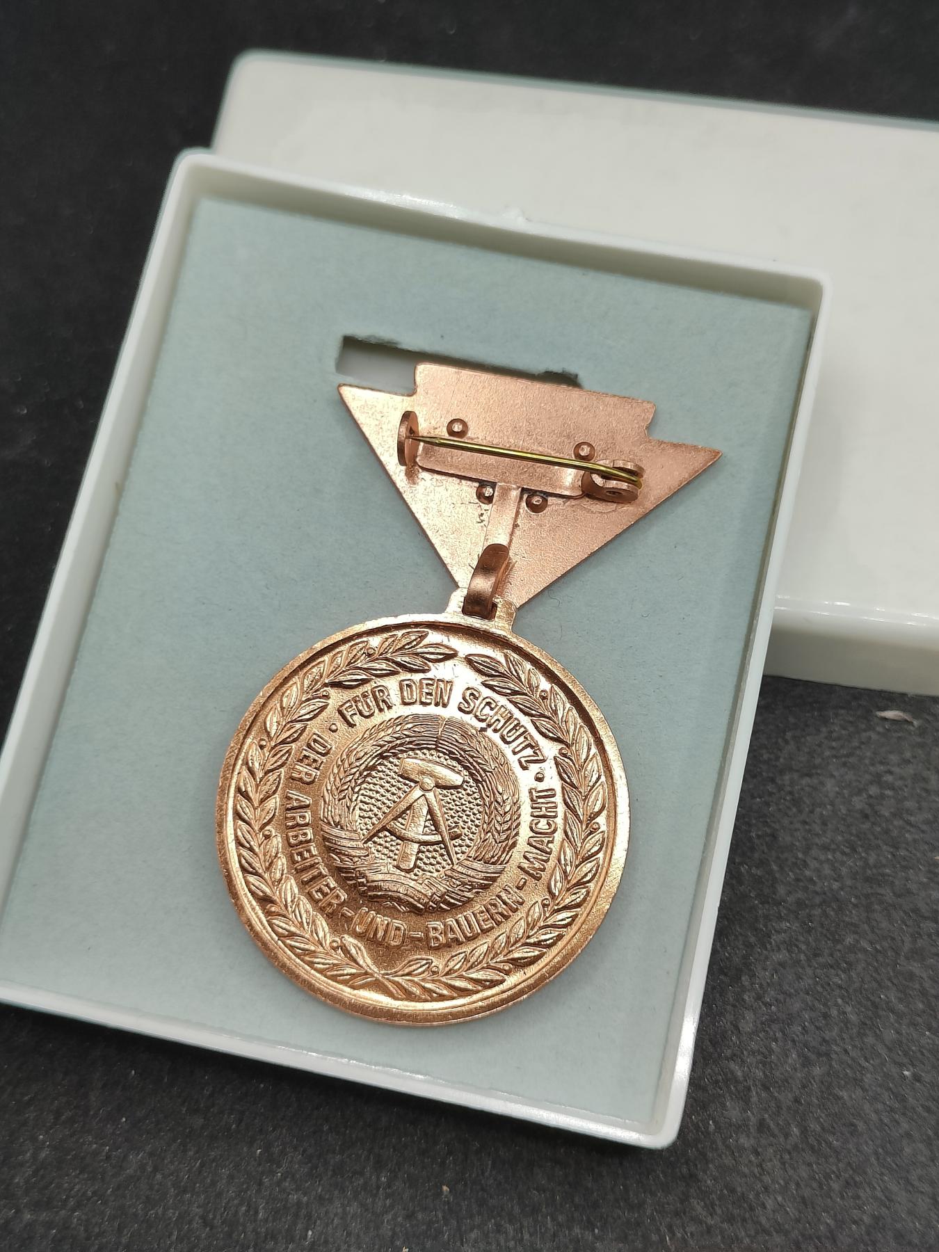 全场0元起拍 第159期 咸鱼国勋章拍卖专场 5月26日（周日）下午6：00开始 东德预备役证章