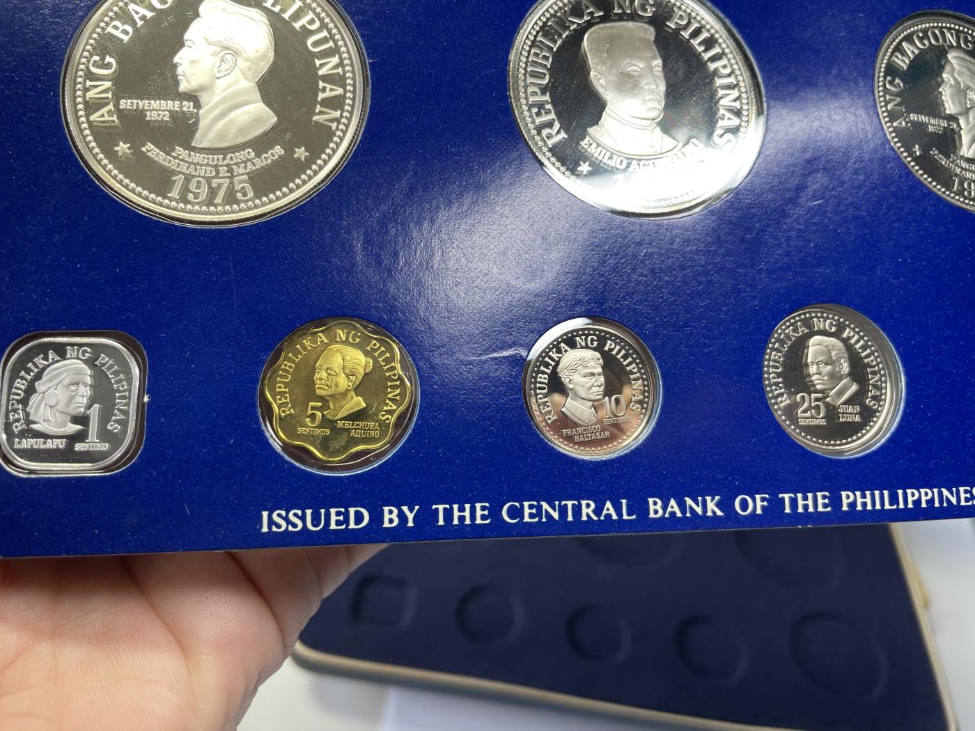 2024年集古藏今外币拍卖第七期-第7场—（总第67拍）为庆祝粉丝即将破百，精选小部分拍品 1975年菲律宾套币一盒含2枚大银币