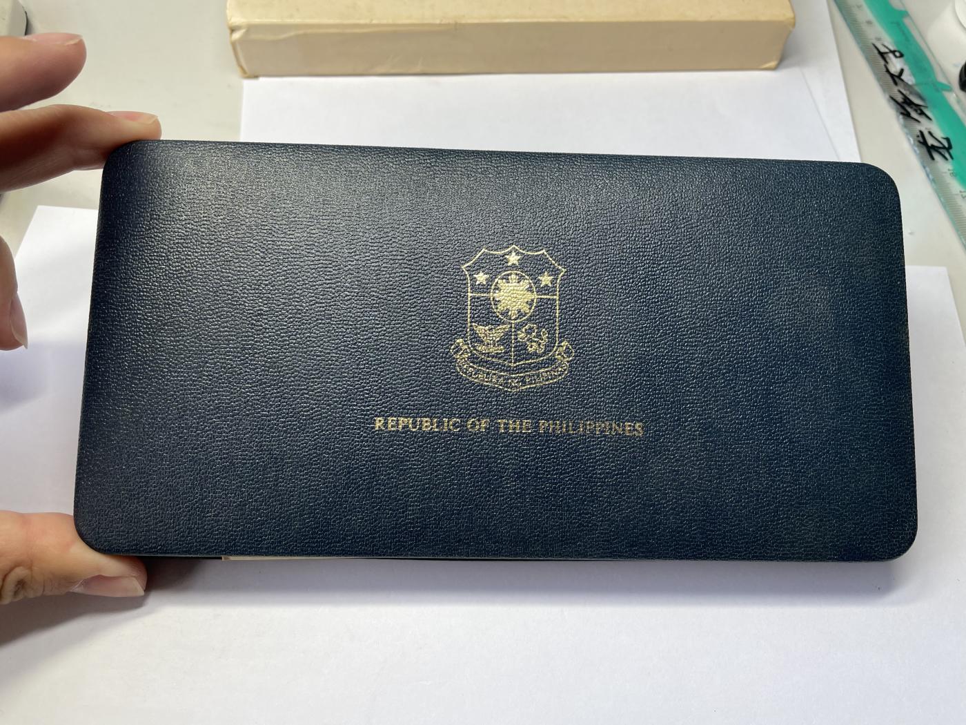 2024年集古藏今外币拍卖第七期-第7场—（总第67拍）为庆祝粉丝即将破百，精选小部分拍品 1975年菲律宾套币一盒含2枚大银币