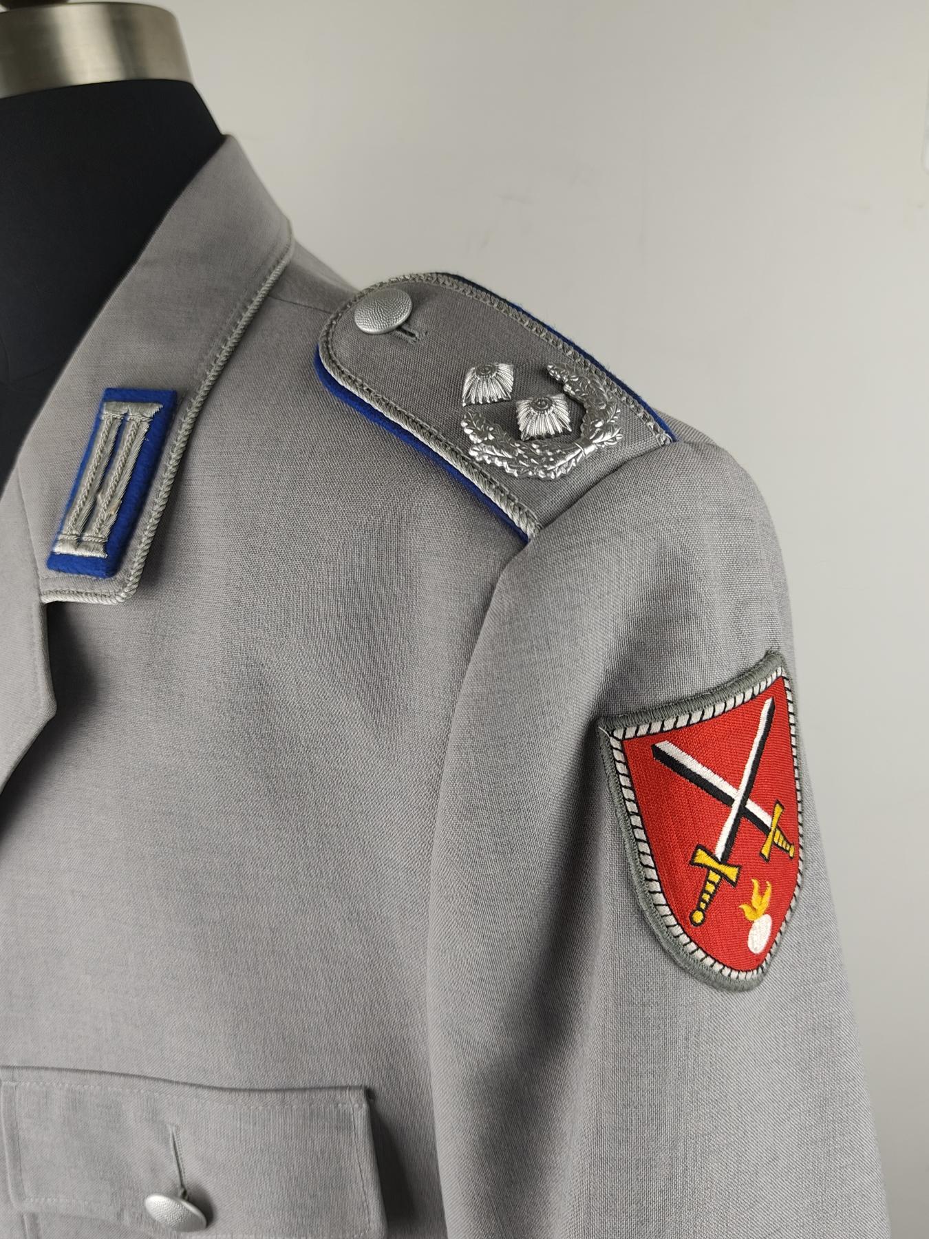 全场0元起拍 第159期 咸鱼国勋章拍卖专场 5月26日（周日）下午6：00开始 西德中校常服上衣 胸围118 肩宽50 衣长85 袖长65