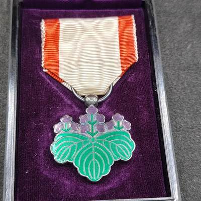 全场0元起拍 第159期 咸鱼国勋章拍卖专场 5月26日（周日）下午6：00开始 - 日本战后青叶章银制带盒