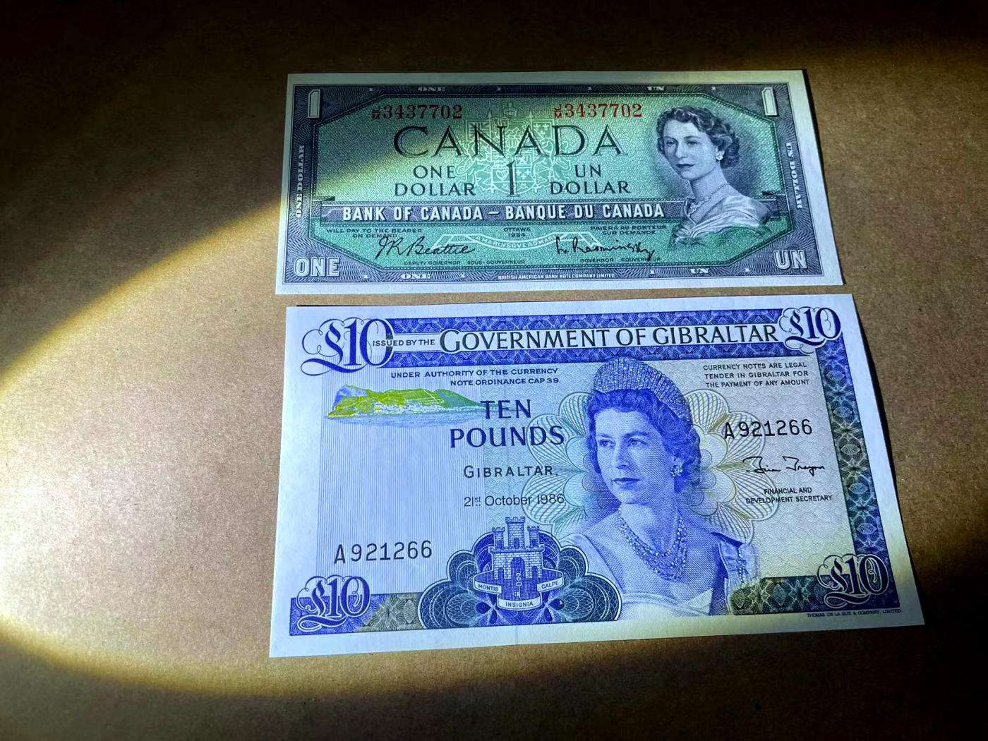 【Blue Auction】✨世界纸币精拍第480期【精】 【一组2张】直布罗陀10镑 高冠女王 UNC&加拿大 1954年1元 UNC-
