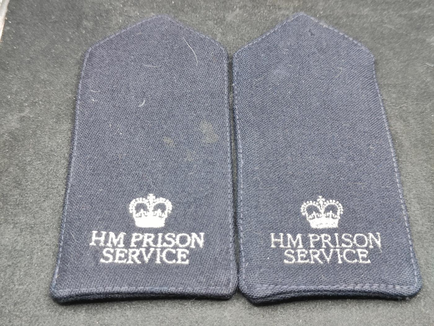 全场0元起拍 第159期 咸鱼国勋章拍卖专场 5月26日（周日）下午6：00开始 英国狱警肩章一对