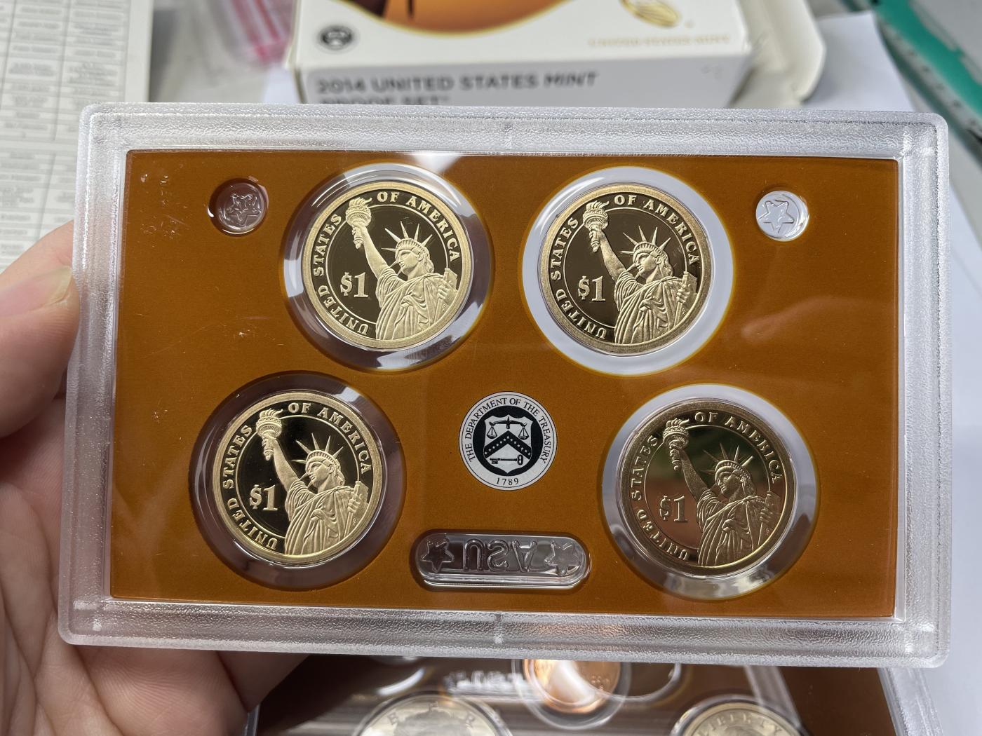 2024年集古藏今外币拍卖第七期-第7场—（总第67拍）为庆祝粉丝即将破百，精选小部分拍品 2014年美国精致套币一盒三本