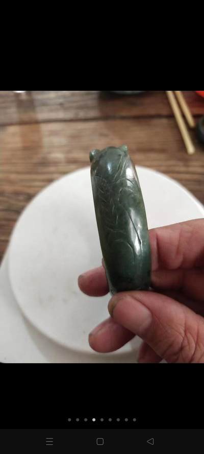 新疆和田碧玉手镯，纯手工雕刻，刻工精美，品相完好无损，双龙开口造型，口6.1的 - 新疆和田碧玉手镯，纯手工雕刻，刻工精美，品相完好无损，双龙开口造型，口6.1的