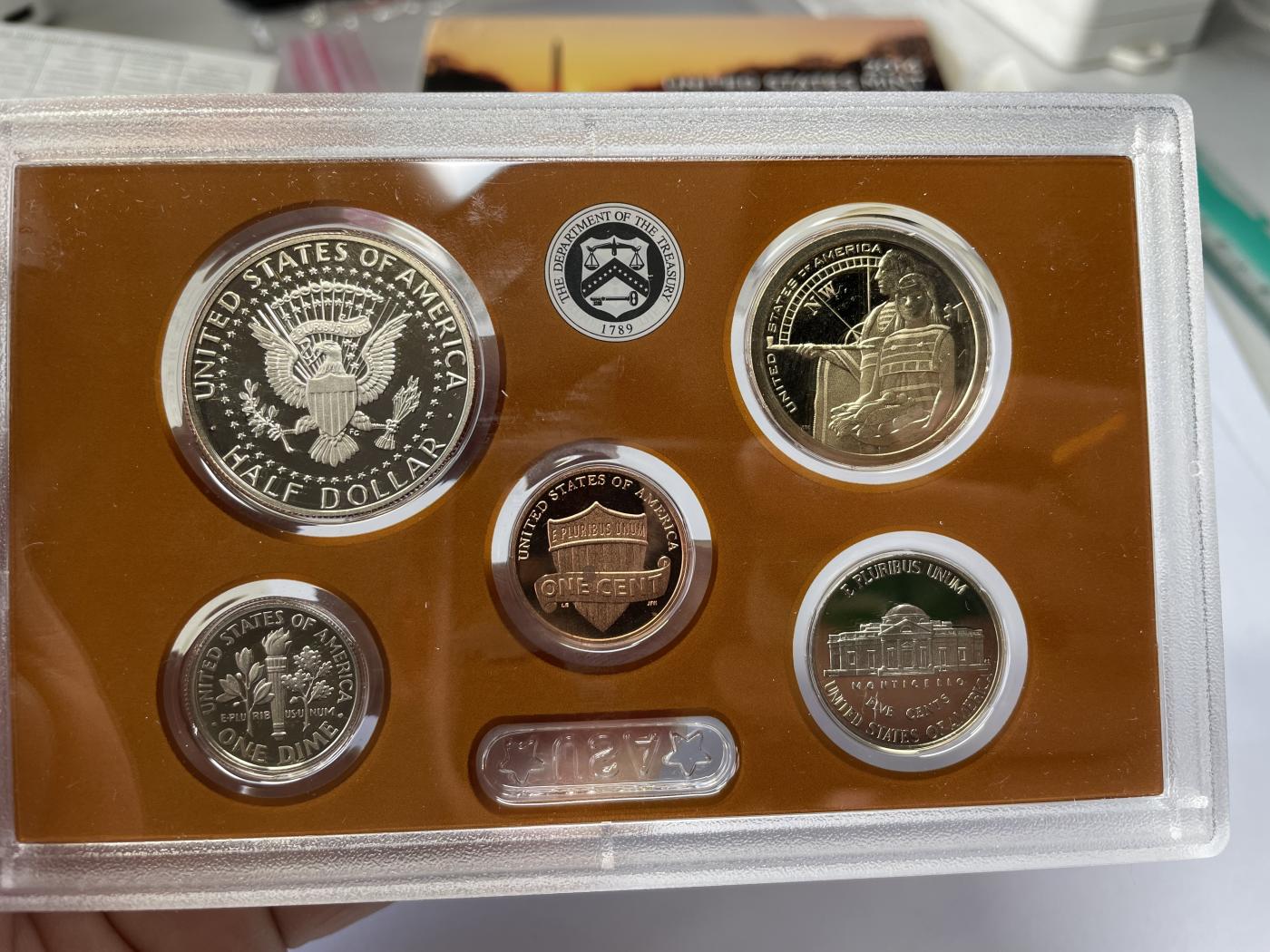 2024年集古藏今外币拍卖第七期-第7场—（总第67拍）为庆祝粉丝即将破百，精选小部分拍品 2014年美国精致套币一盒三本