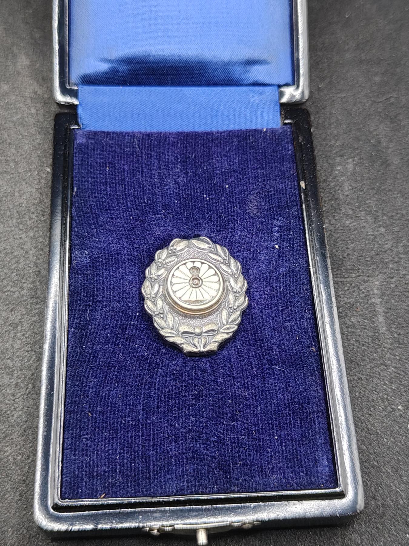 全场0元起拍 第159期 咸鱼国勋章拍卖专场 5月26日（周日）下午6：00开始 日本国有铁道功绩章银制带盒