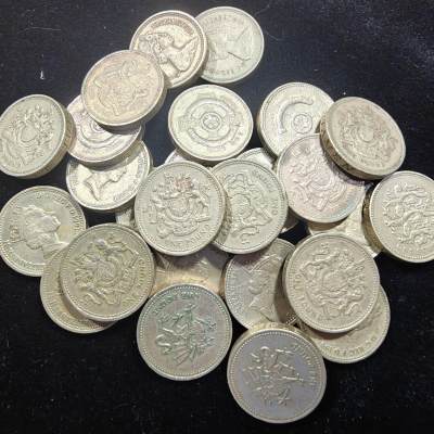 240523 - 1磅英国硬币稀少铜币老版一英镑随机发货1枚