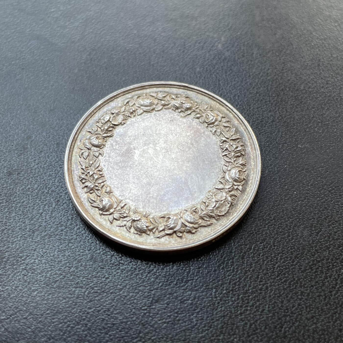 「木头集藏」章牌专场-第41期 法国婚礼银章   直径：32mm，13.9g，边铭：蜜蜂 ARGENT