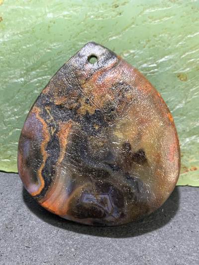 精美亚光冻料战国红玛瑙手工雕刻黄财神大黑天吊坠（把件）一个！ 精美亚光冻料战国红玛瑙手工雕刻黄财神大黑天吊坠（把件）一个！