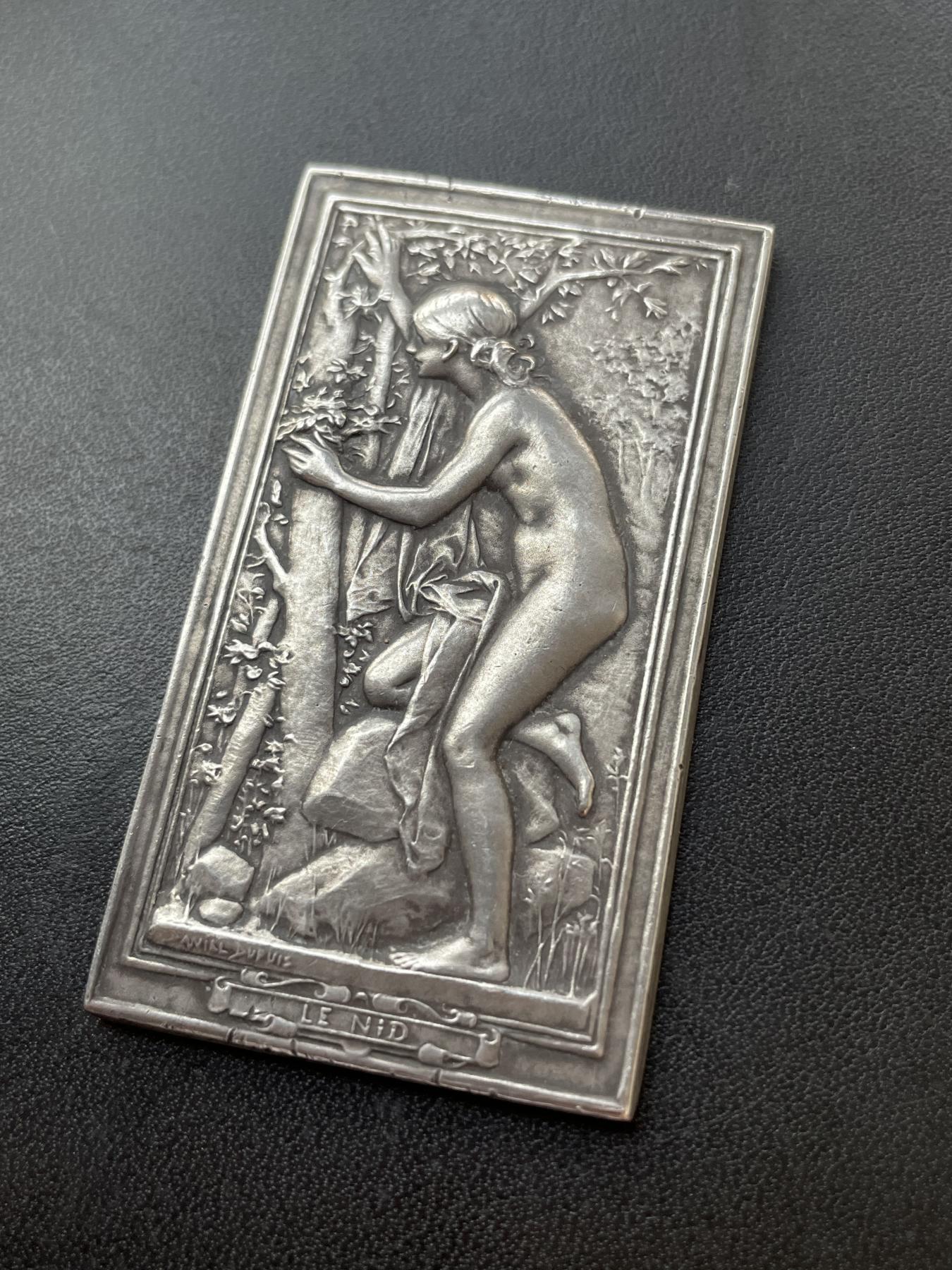 「木头集藏」章牌专场-第41期 D.Dupuis～法国 “LE NID” 巢 银章  尺寸：66 × 37 mm，57.5 g  边铭：丰饶角 ARGENT