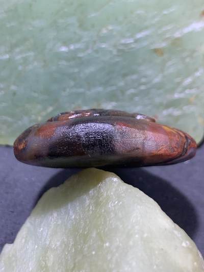 精美亚光冻料战国红玛瑙手工雕刻黄财神大黑天吊坠（把件）一个！ 精美亚光冻料战国红玛瑙手工雕刻黄财神大黑天吊坠（把件）一个！