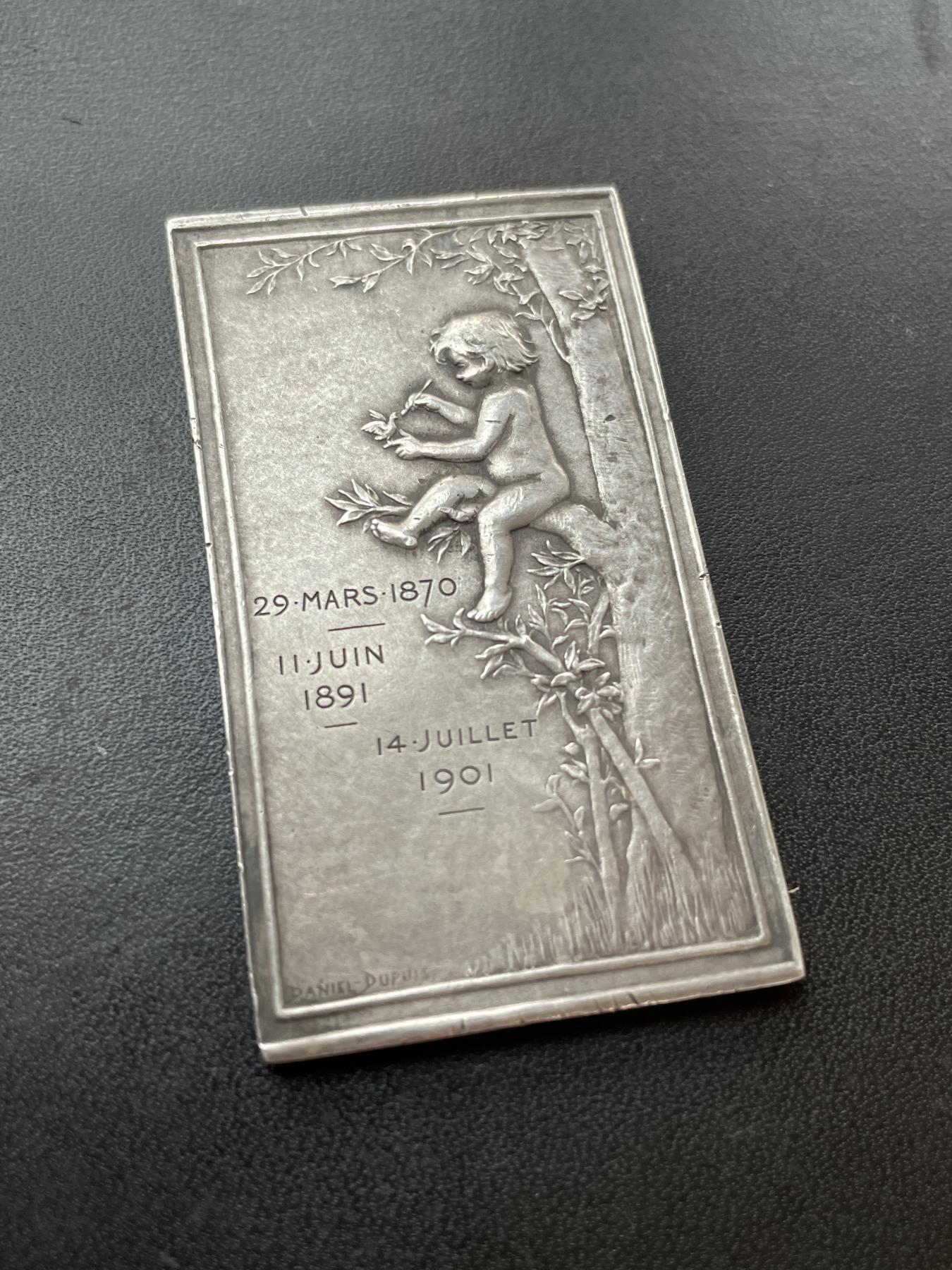 「木头集藏」章牌专场-第41期 D.Dupuis～法国 “LE NID” 巢 银章  尺寸：66 × 37 mm，57.5 g  边铭：丰饶角 ARGENT