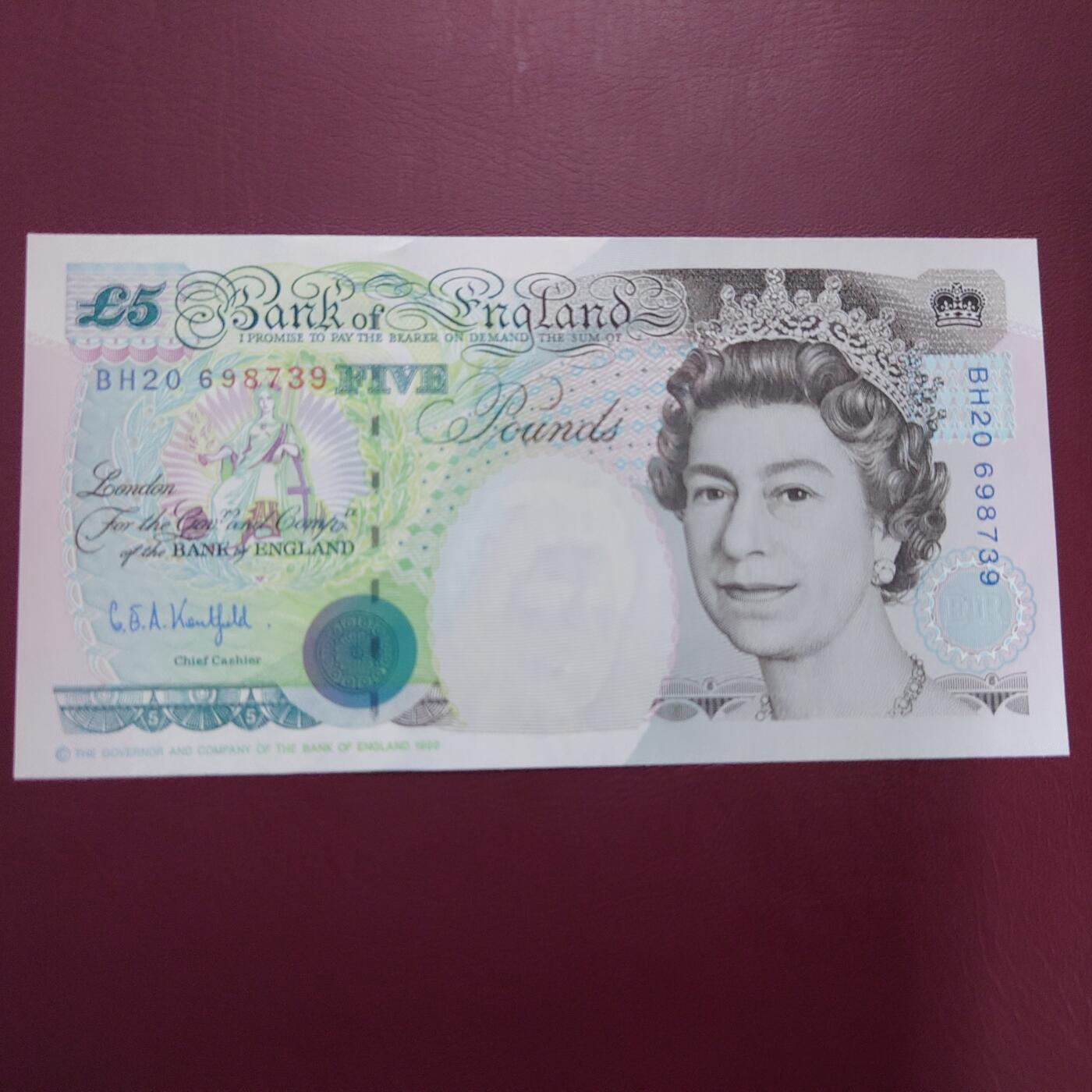 【世界钱币】精选微拍第108期暨2024年第19期  评级币裸钞混合版 1990年英国E序列5镑初版 全新绝品无4
