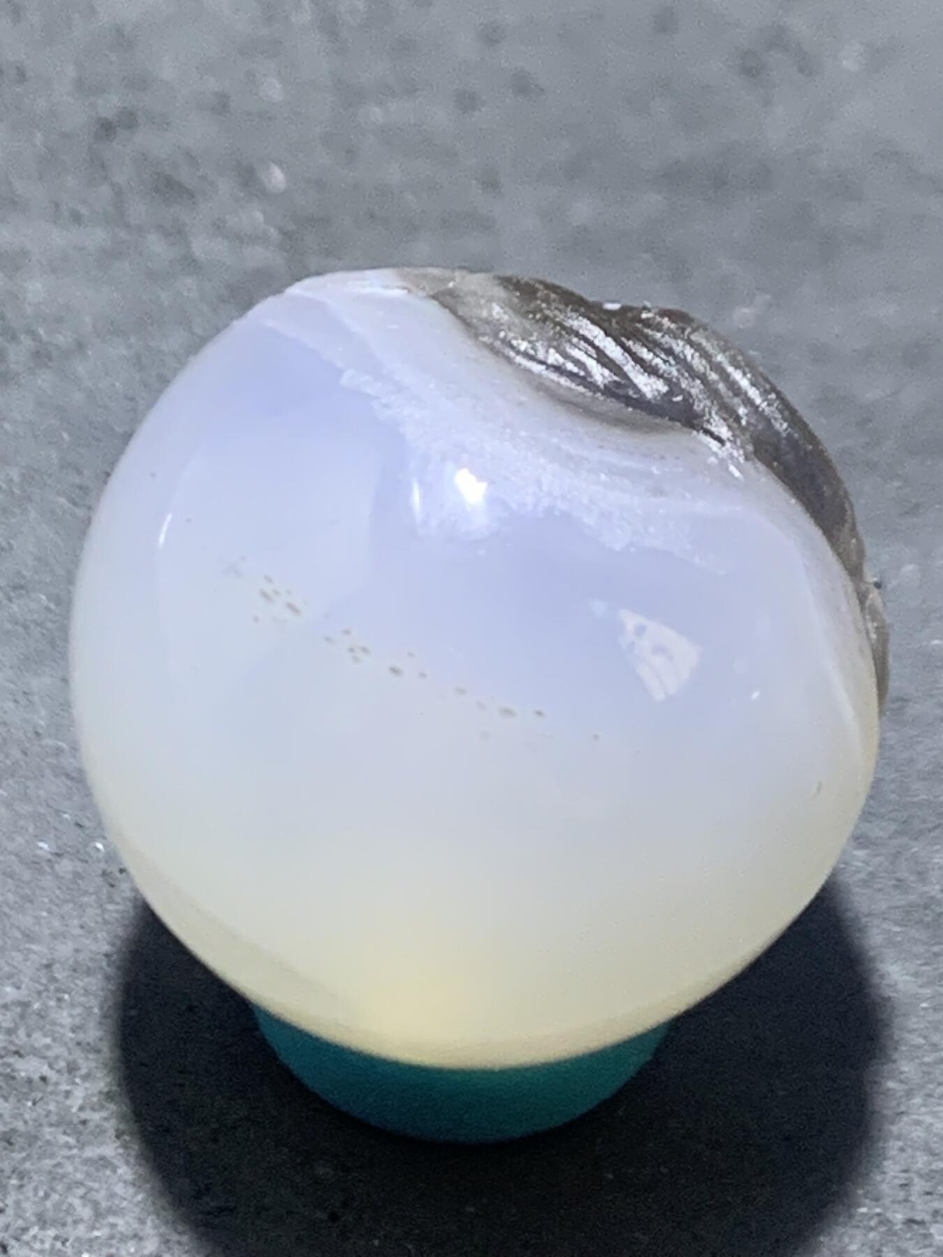精美高玉化亚光海洋玉髓手工俏色巧雕树叶随形2.0圆珠一个！寓意：大业有成