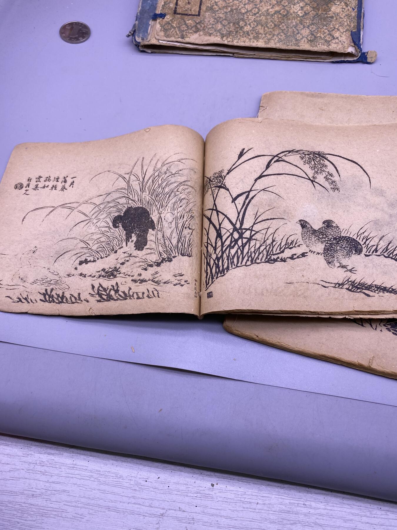 古今名人画稿一套4册，尺寸16*13厘米，个别缺页，品相如图，650包快递