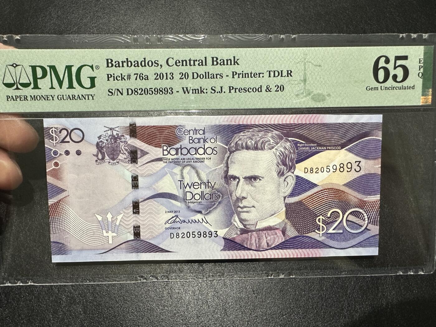 外钞收藏家》第三百七十二期 2013年巴巴多斯20 无47 PMG65