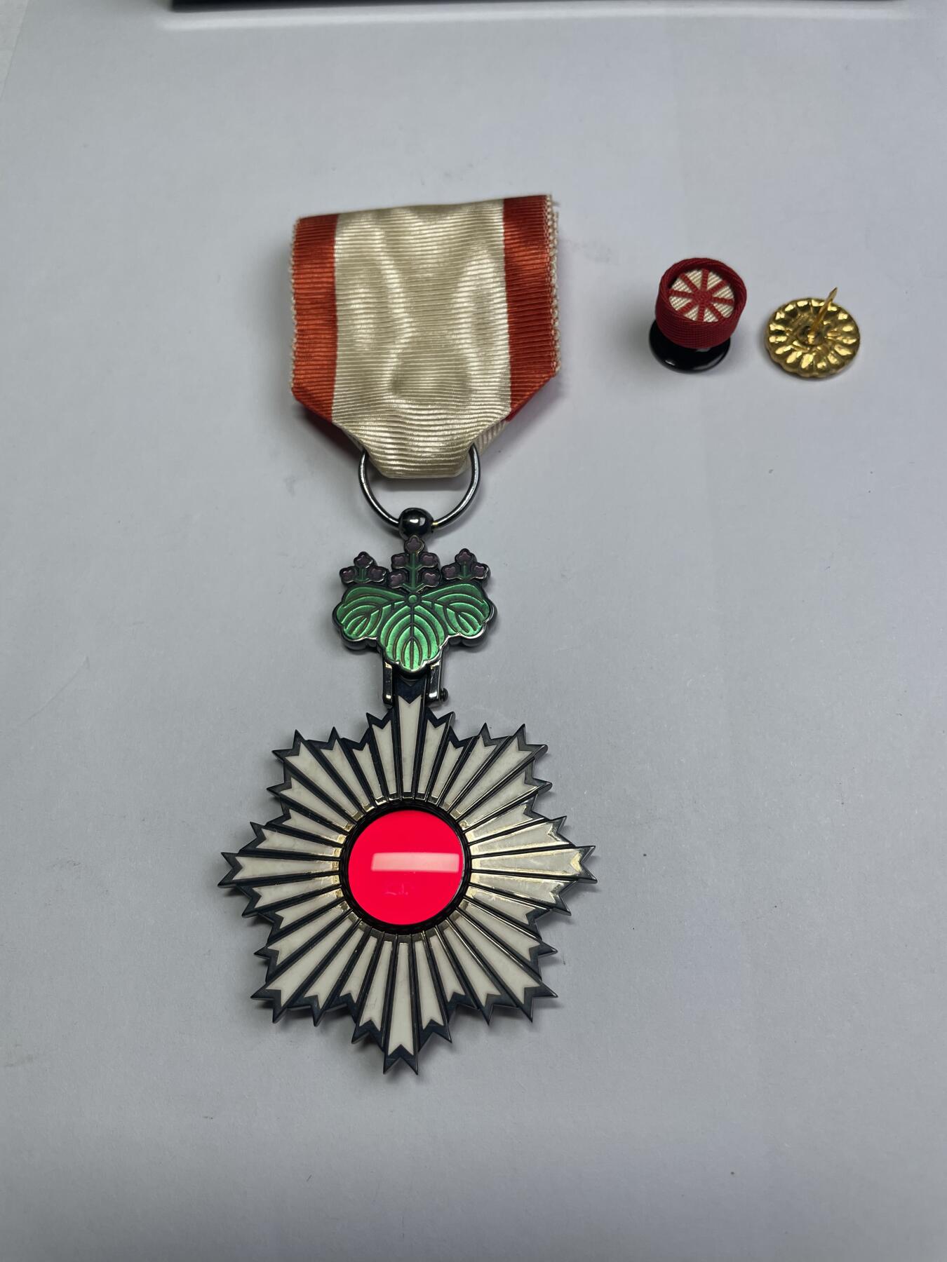 2024年集古藏今外币拍卖第七期-第9场—（总第69拍） 原盒勋五等双光旭日银章