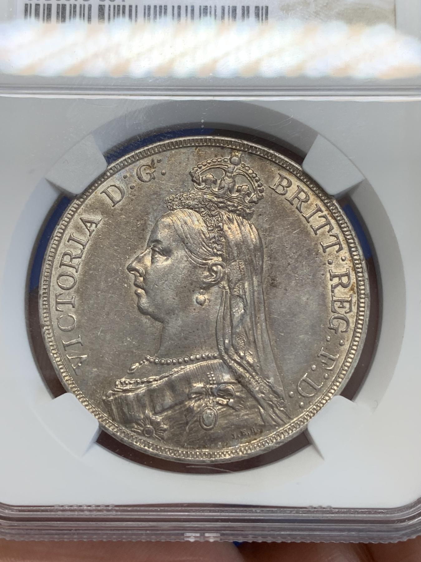 《竞宝斋》第272场- 周日，周一，周二  3场连拍 （全场包邮） NGC AUD 英国1890年维多利亚女王高冠马剑1克朗银币