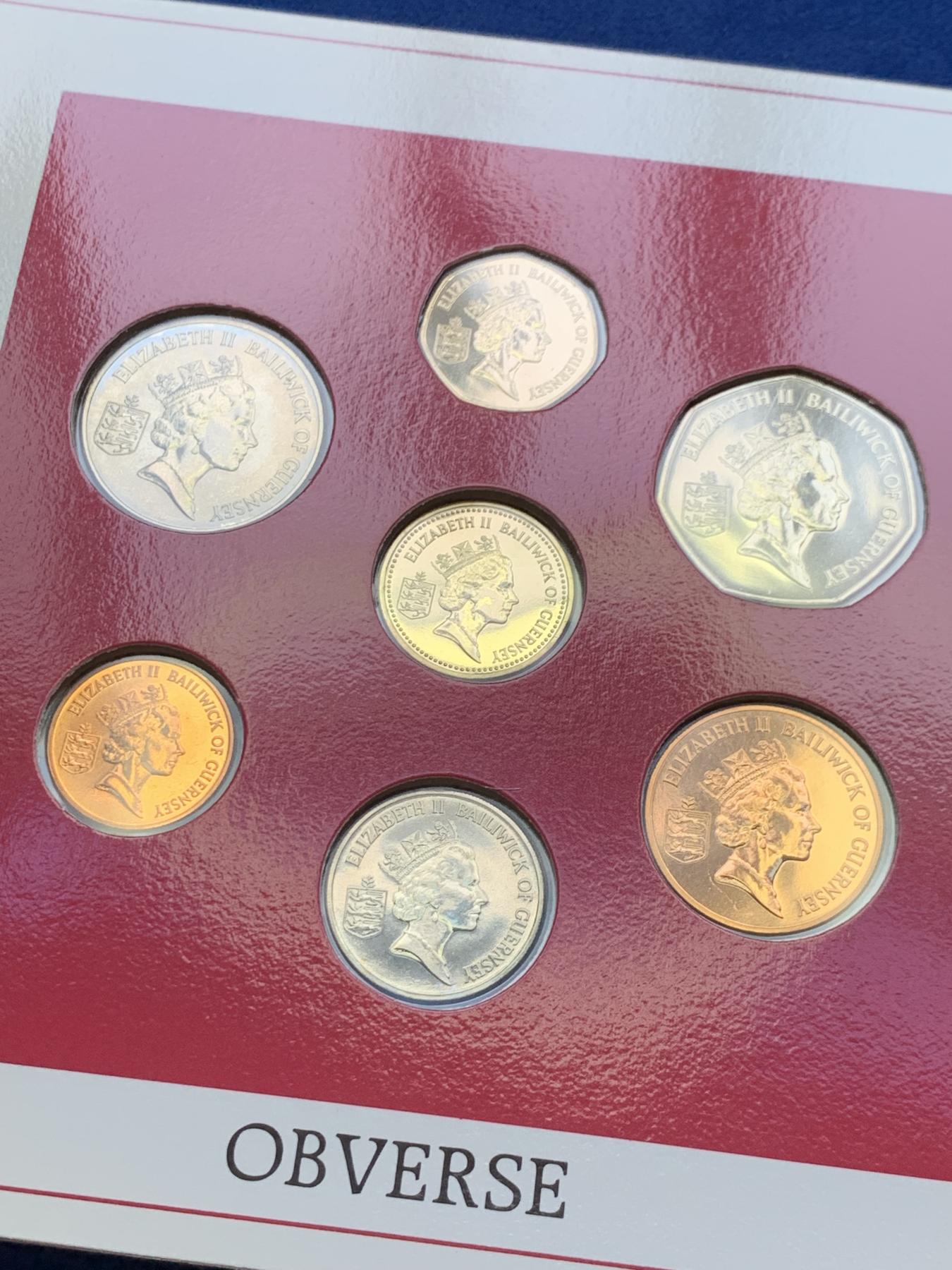 《竞宝斋》第272场- 周日，周一，周二  3场连拍 （全场包邮） 格恩西1986英国皇家造币厂官方流通套币