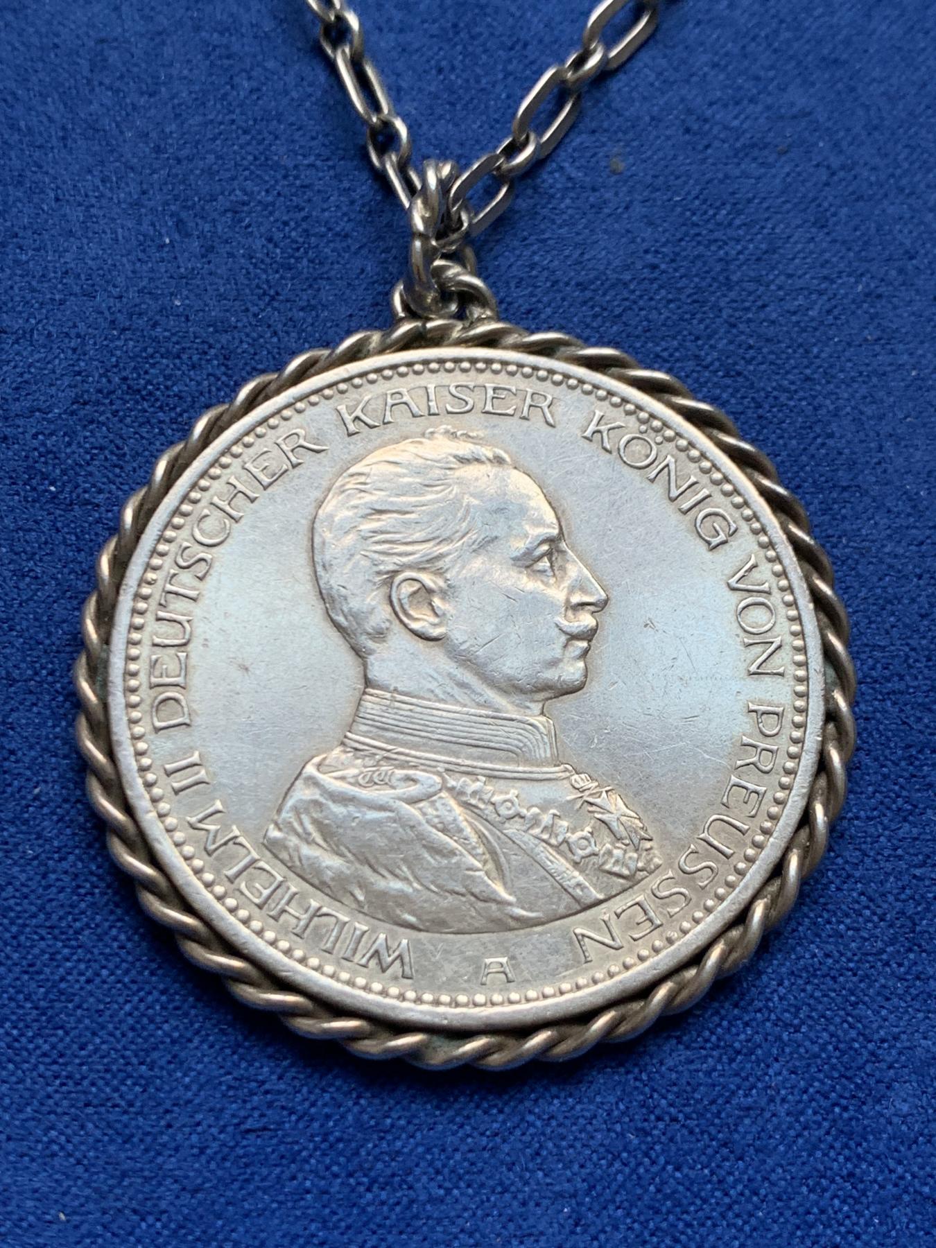 《竞宝斋》第272场- 周日，周一，周二  3场连拍 （全场包邮） 德国1914年普鲁士5马克大银币 改项链 带完整老银链 重39.3g