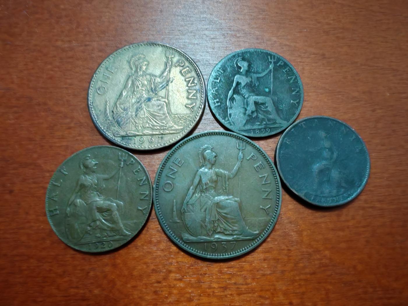 长老汇龙年散币拍卖第一场 1799-1967英国五王1便士大铜币+1/2便士铜币+乔治三世1法新铜币，5枚，流通品如图