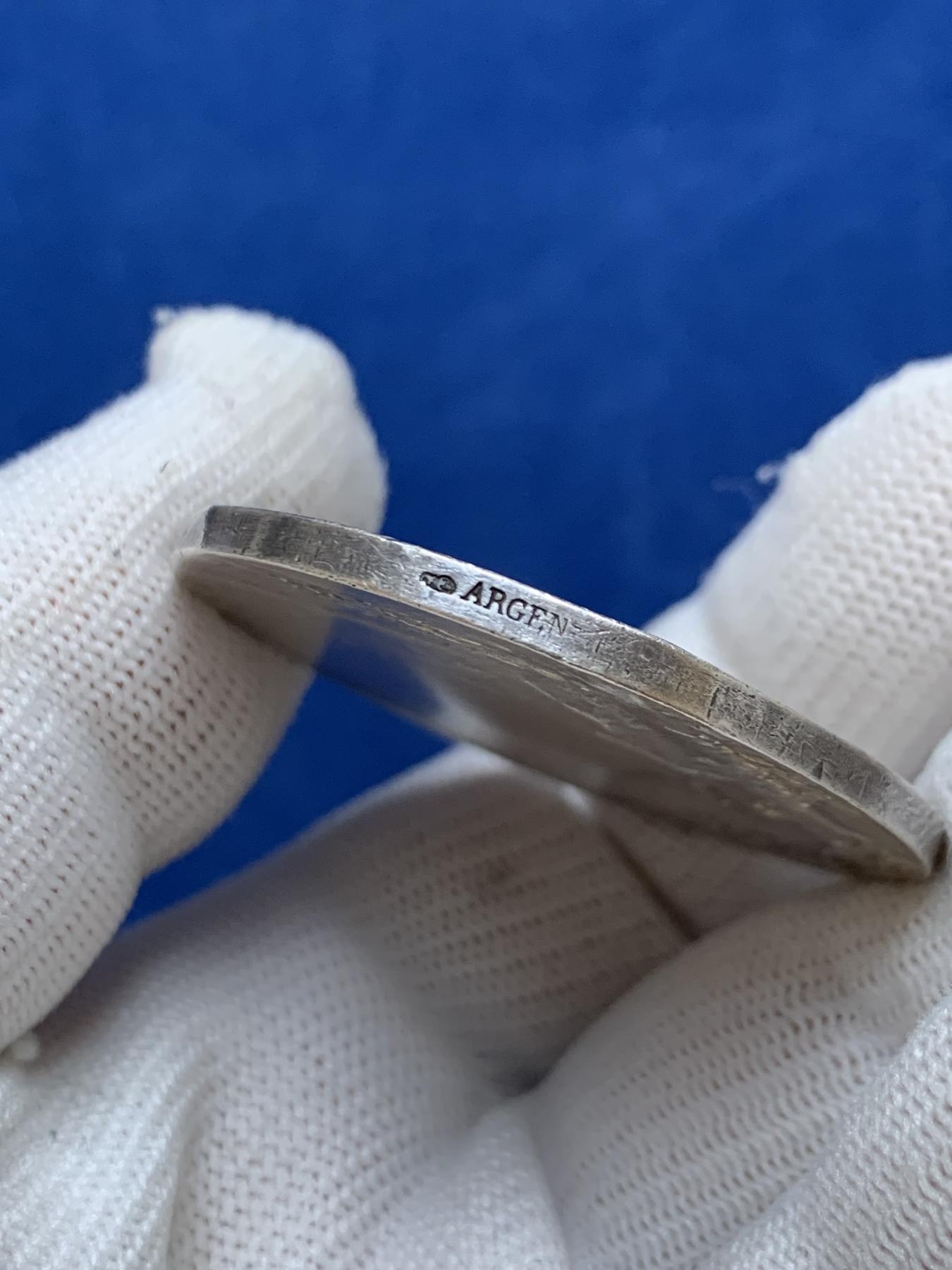 《竞宝斋》第272场- 周日，周一，周二  3场连拍 （全场包邮） 法国永恒的爱SEMPER结婚纪念银章 O.Roty新艺术风格代表作品 章面柔美和谐、细腻优雅 少见未刻字版本 41.4mm 32克 细节见图