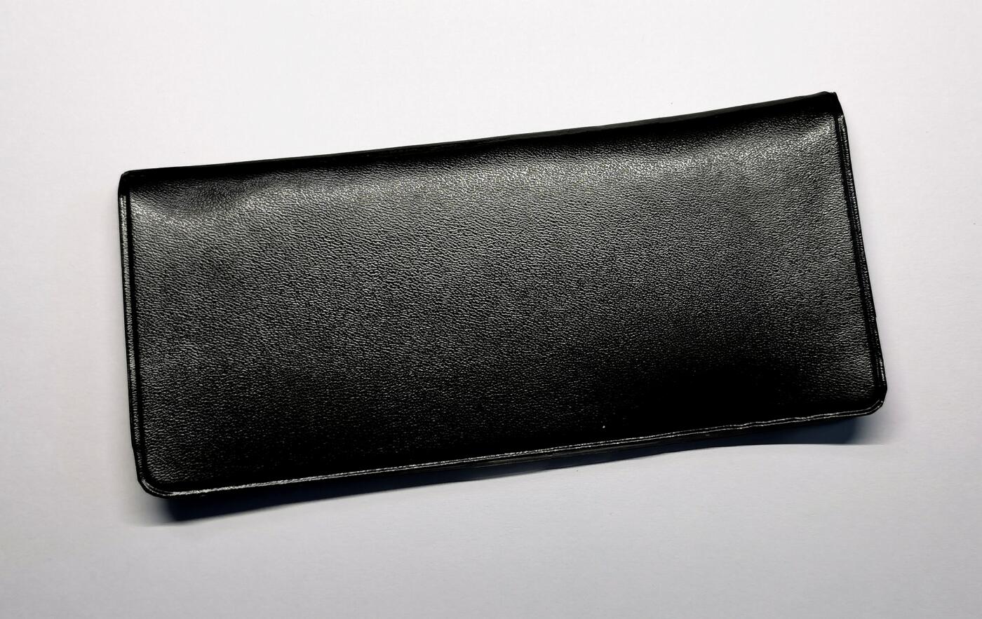 凡希社世界钱币微拍第二百七十期 1980中国长城元角分套币黑皮本，封面烫金有缺失，角币黄亮，壹元与分币品相卓越的一套！