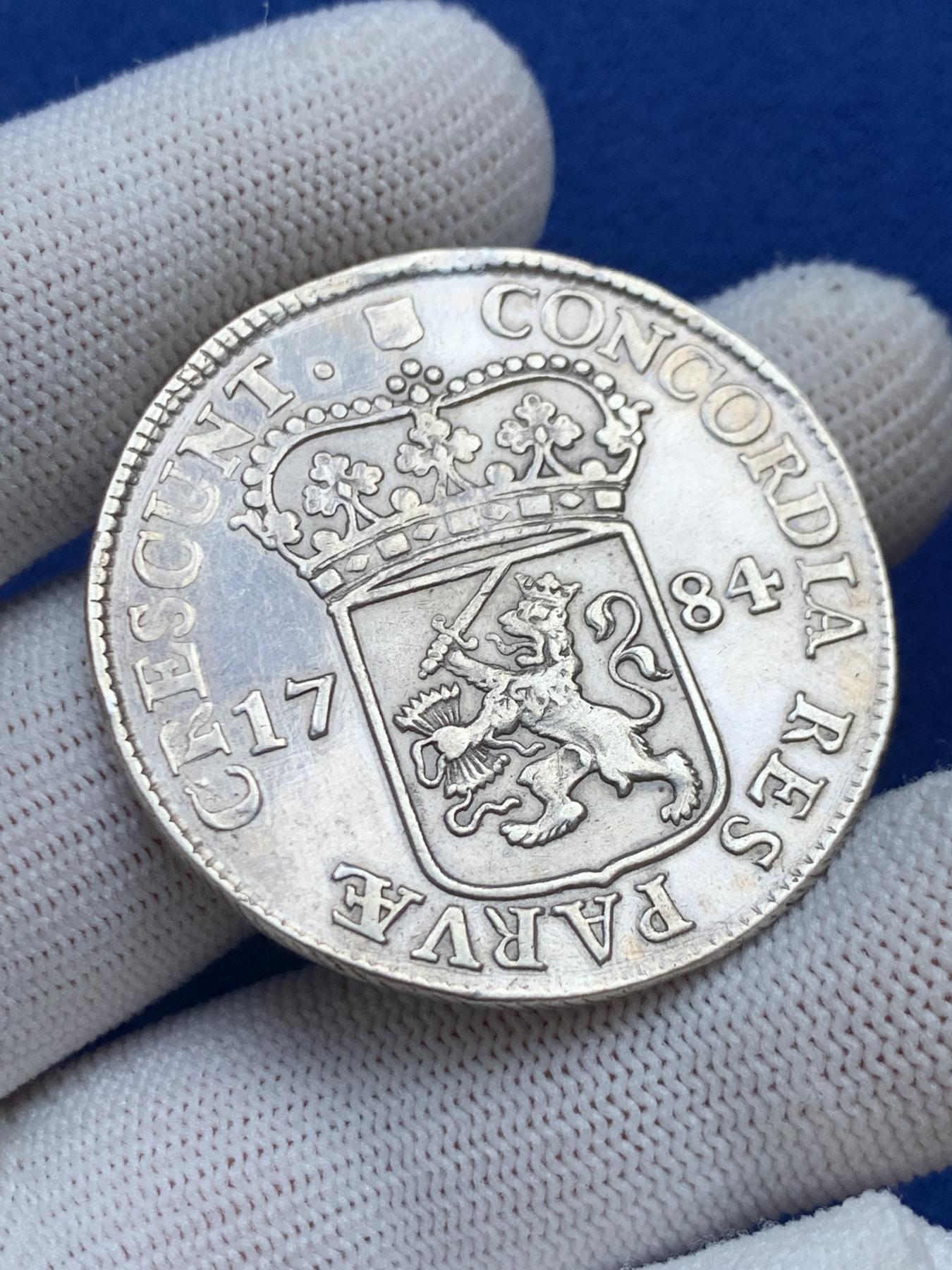 《竞宝斋》第272场- 周日，周一，周二  3场连拍 （全场包邮） 1784年荷兰乌得勒支武士站像大银币 双面深打 细节见图