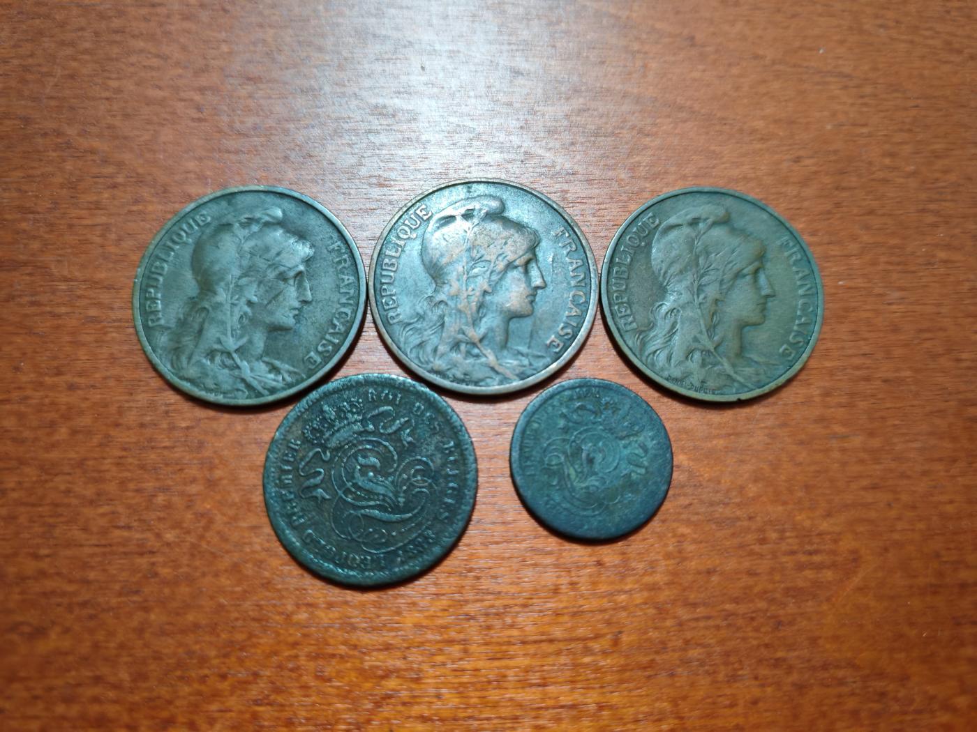 长老汇龙年散币拍卖第一场 1833-1916比利时、法国老铜币，5枚，其中比利时两枚克书价高