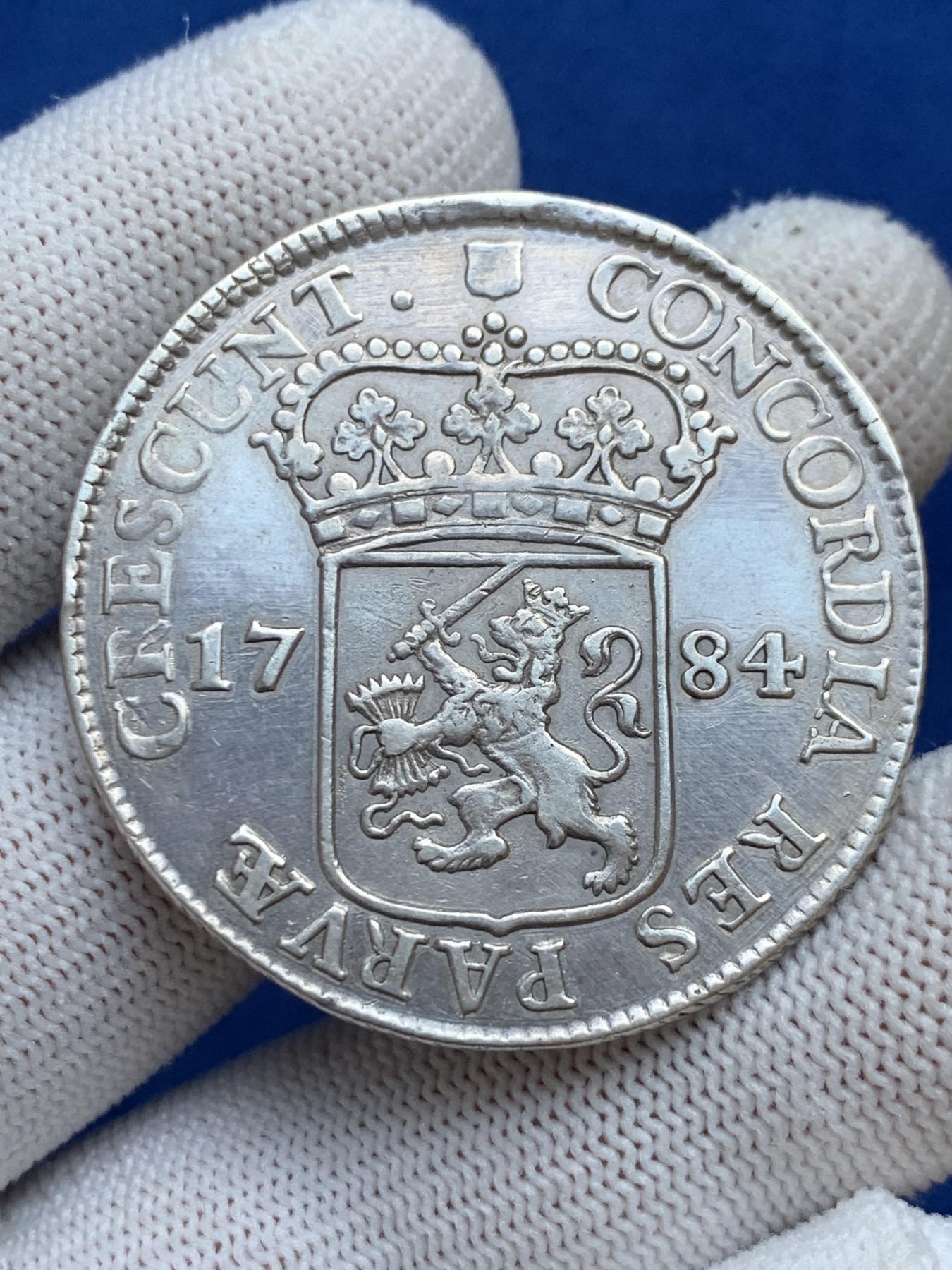 《竞宝斋》第272场- 周日，周一，周二  3场连拍 （全场包邮） 1784年荷兰乌得勒支武士站像大银币 双面深打 细节见图