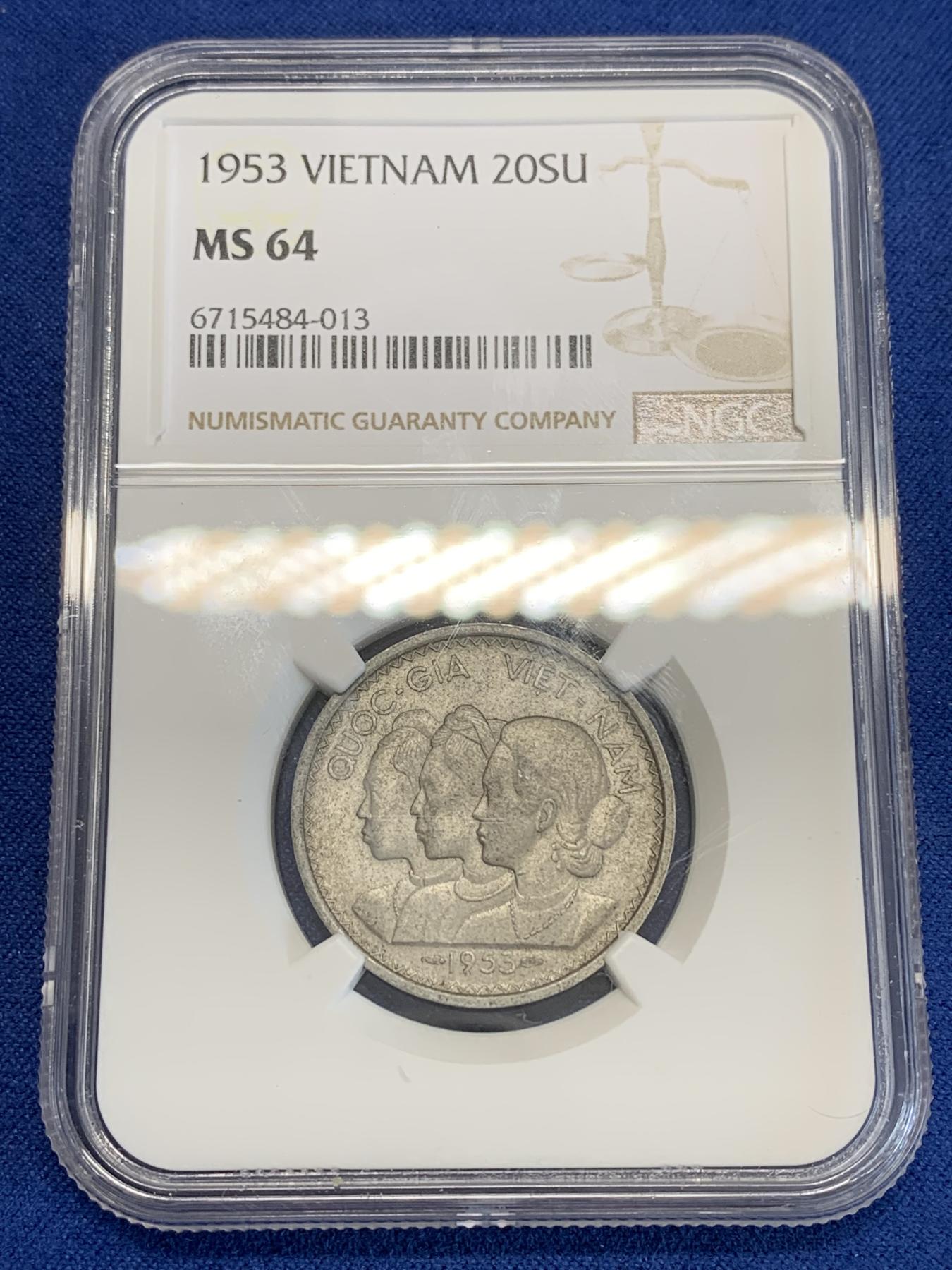 《竞宝斋》第272场- 周日，周一，周二  3场连拍 （全场包邮） NGC MS64 越南 1953 三姐妹 20苏 铝币 老包浆