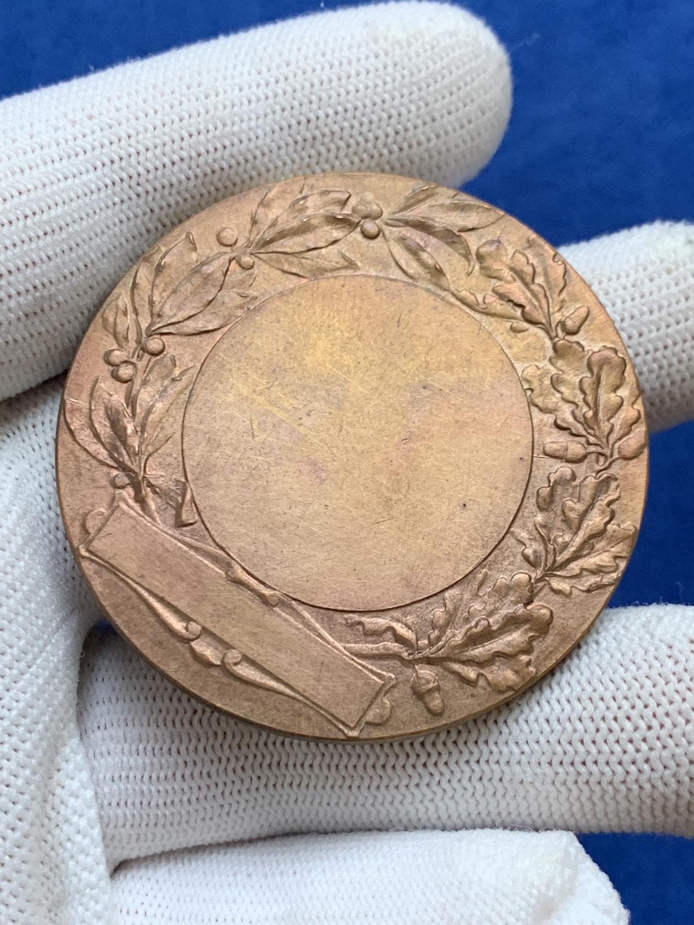 《竞宝斋》第272场- 周日，周一，周二  3场连拍 （全场包邮） 法国 女神与工业 铜章 包浆自然 高点俱在 49.9mm 58.1克